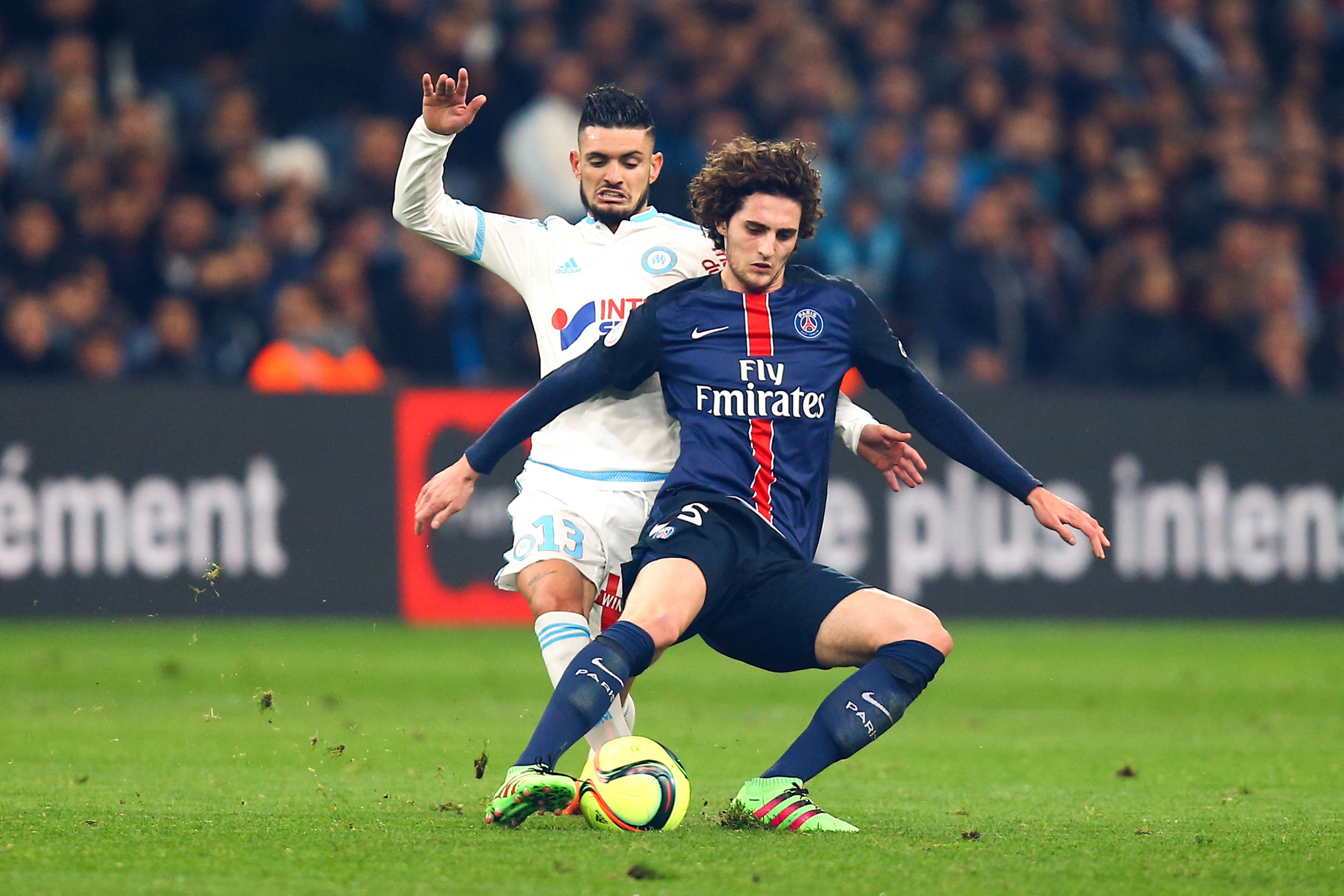 Adrien Rabiot, sous les couleurs du PSG face à l'OM, en février 2016. Manuel Blondeau / Icon Sport