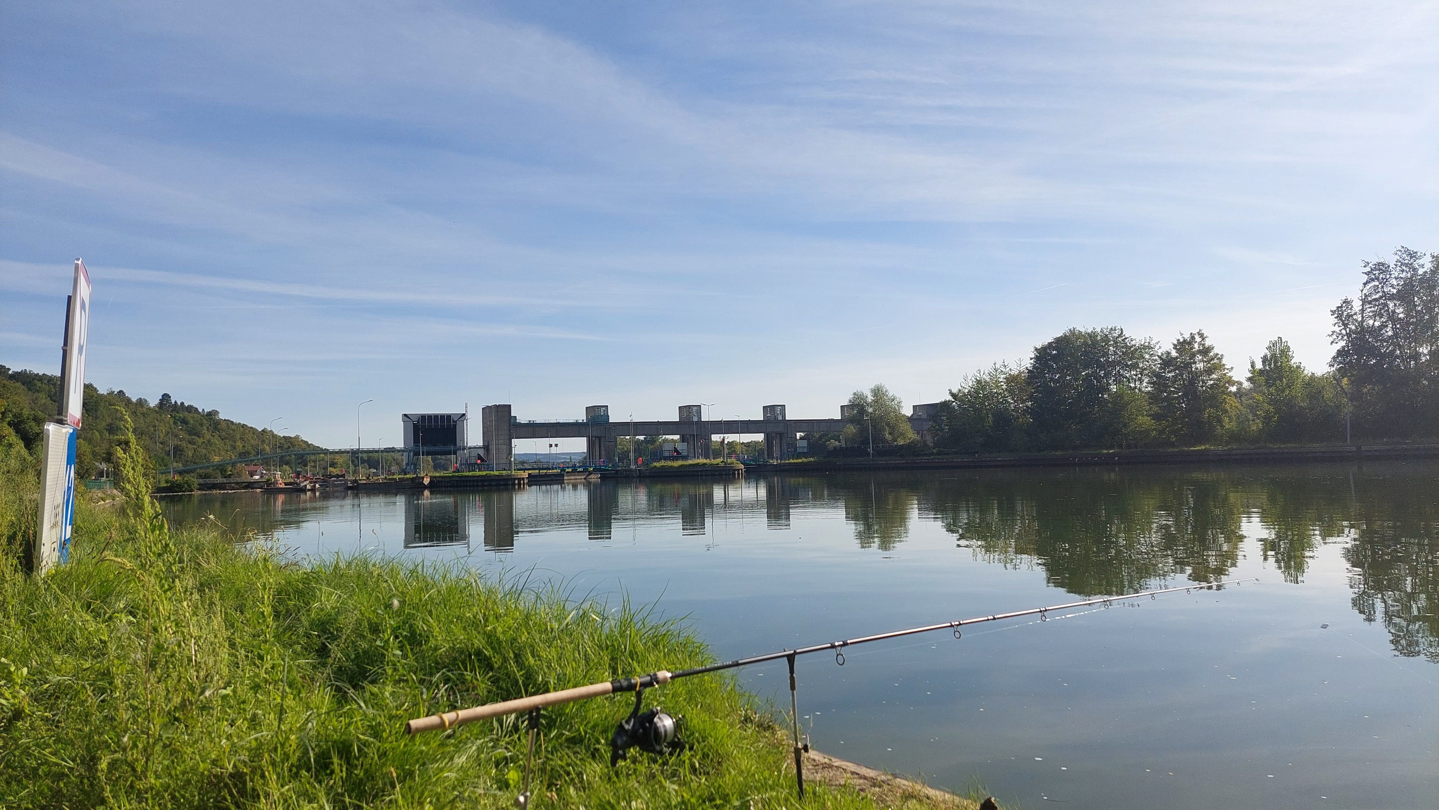 Méricourt (Yvelines), ce samedi 14 septembre. À deux pas de la Normandie, ce barrage est le dernier sur la Seine en Île-de-France. On y repêche chaque année des restes humaines. LP/Mehdi Gherdane