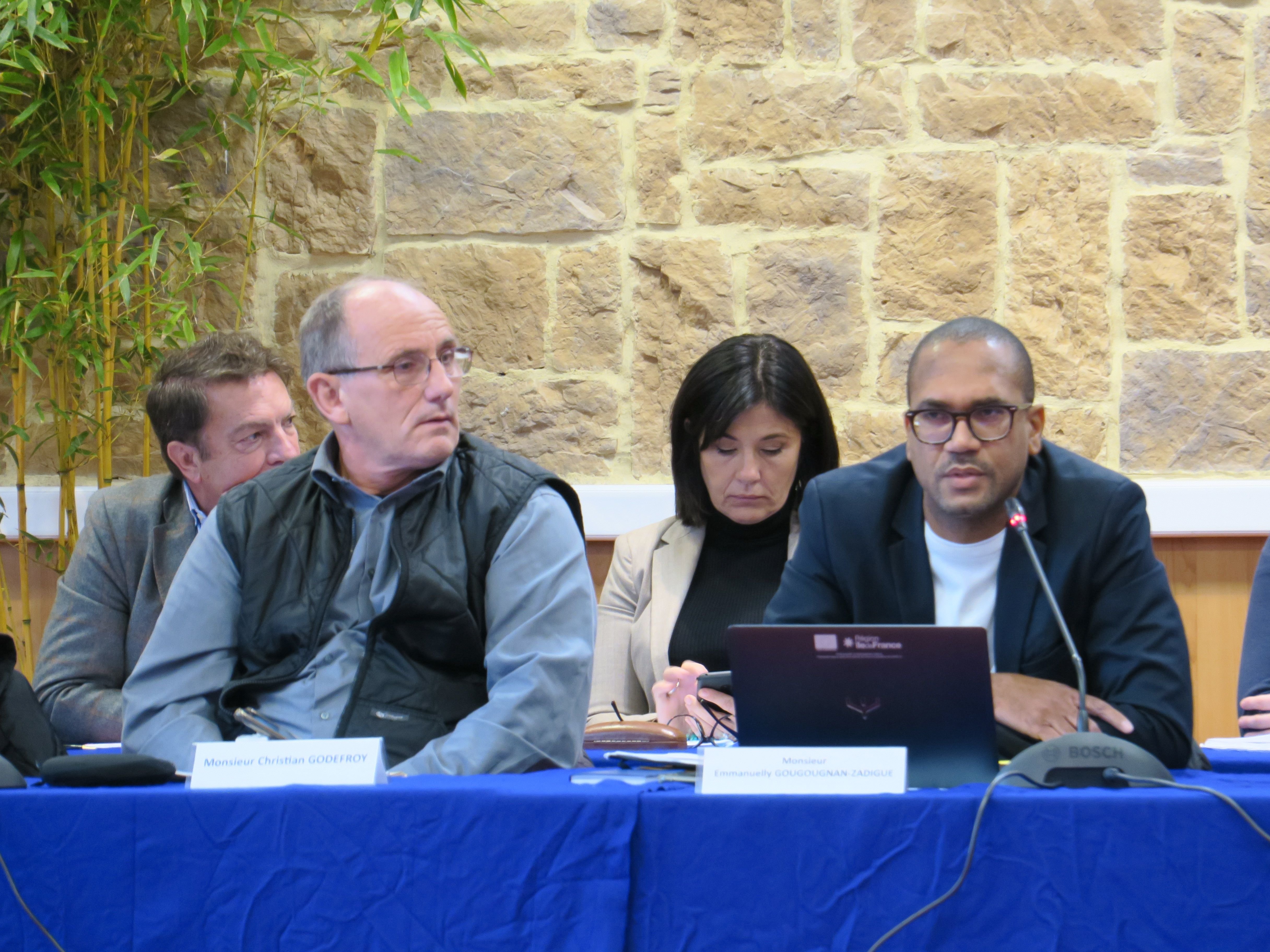 Villeneuve-Saint-Georges, novembre. Christian Godefroy (à g.), adjoint aux sports, fait partie des trois élus dissidents à perdre leur mandat, démis d'office par le tribunal administratif suite à un recours du maire Philippe Gaudin. LP/Marine Legrand