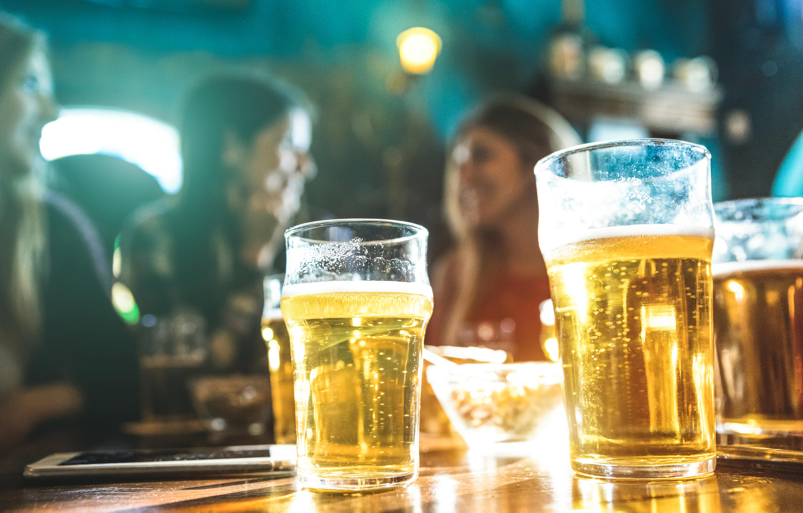 La consommation d'alcool baisse depuis trois décennies mais reste très élevée, selon Santé publique France, dans un rapport publié mardi. (Illustration) iStock.