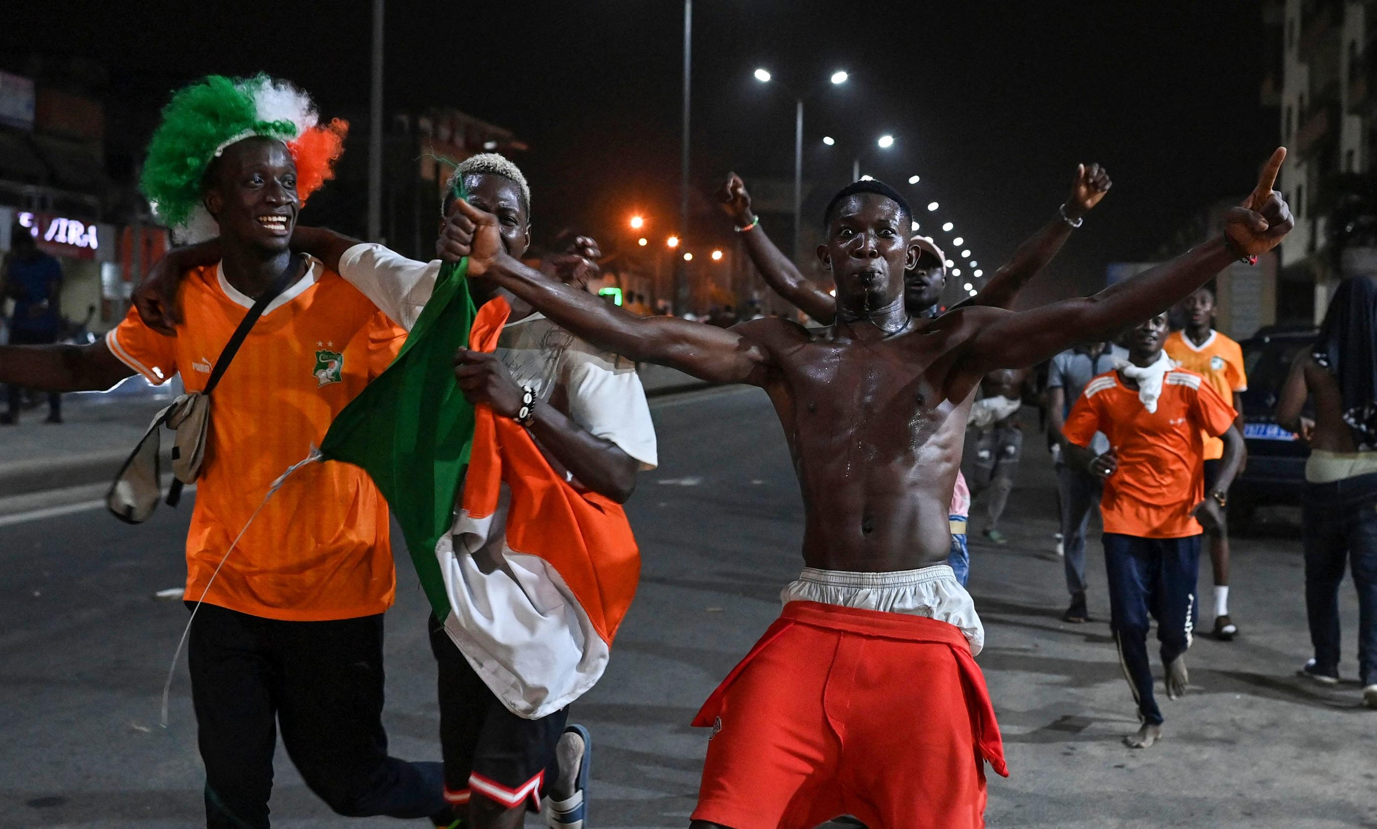 Les fans Ivoiriens sont passés par tous les états lors de cette CAN : leur équipe sera de retour pour leur demi-finale face à la RD Congo ce mercredi. AFP/Issouf Sanogo