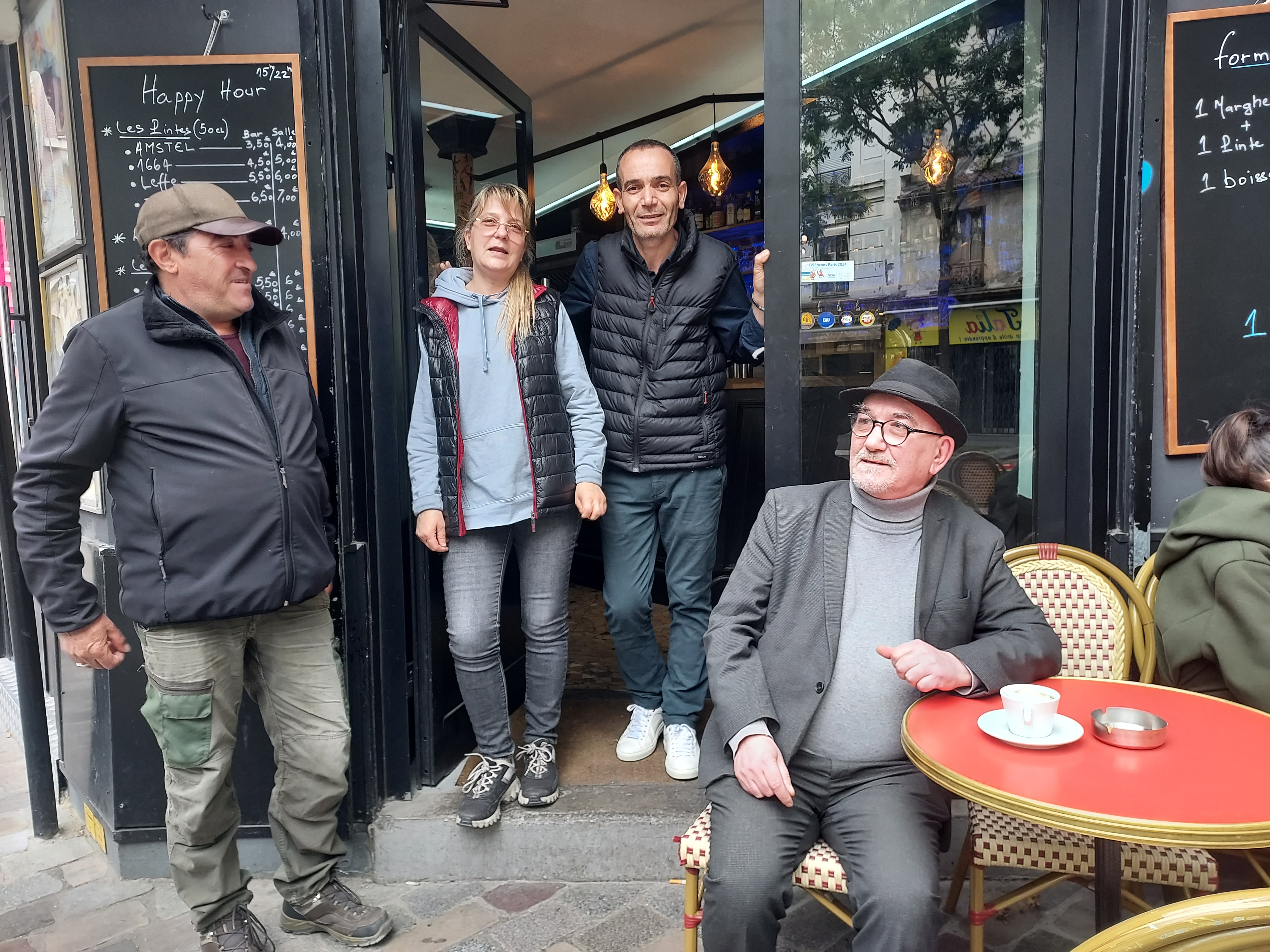 Au Berbère Rock café, rue des Pyrénees, Kamal, Sadia, la patronne, Boudjetia et Roger (de g. à dr.) sont tombés des nues en apprenant la nouvelle. LP/Céline Carez