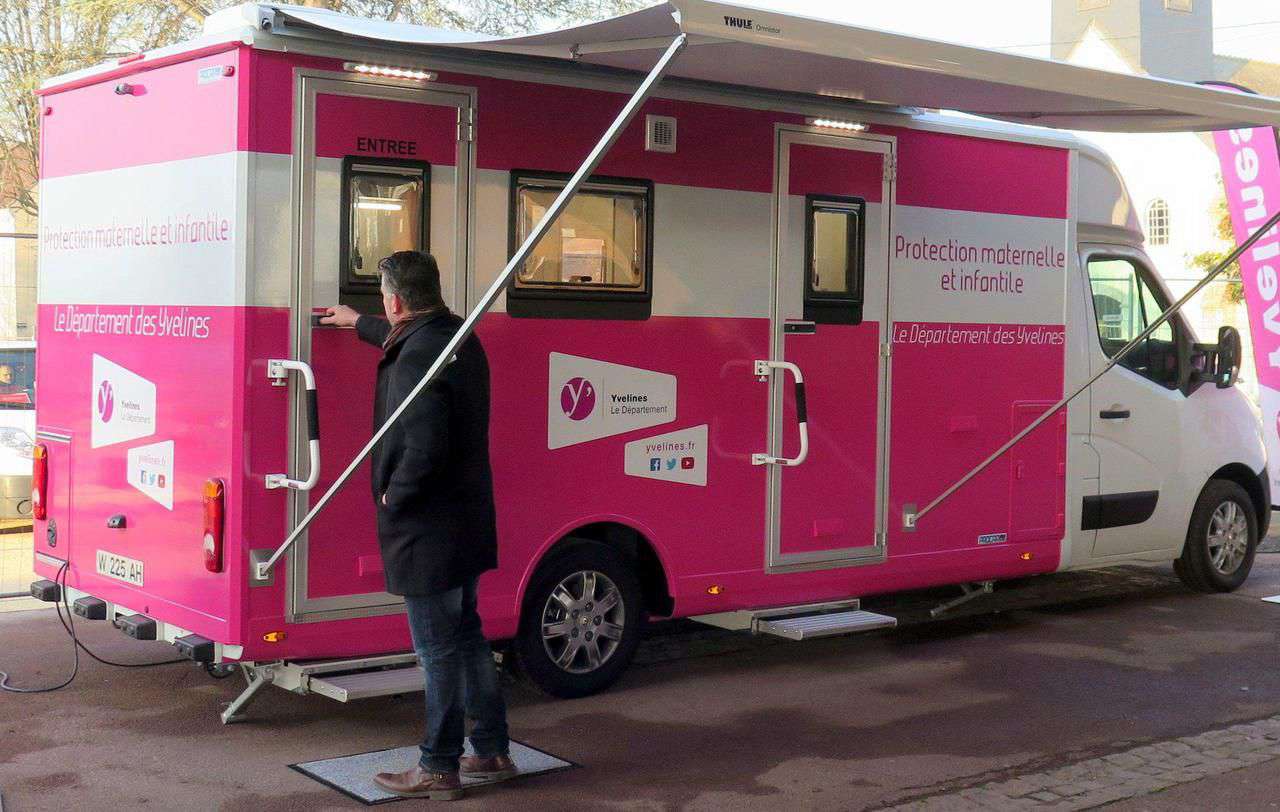 <b>Illustration LP/Y.F.</b> . Le bus de la protection maternelle et infantile s’arrêtera devant le foyer rural un lundi sur deux, à compter de ce lundi 16 janvier. 