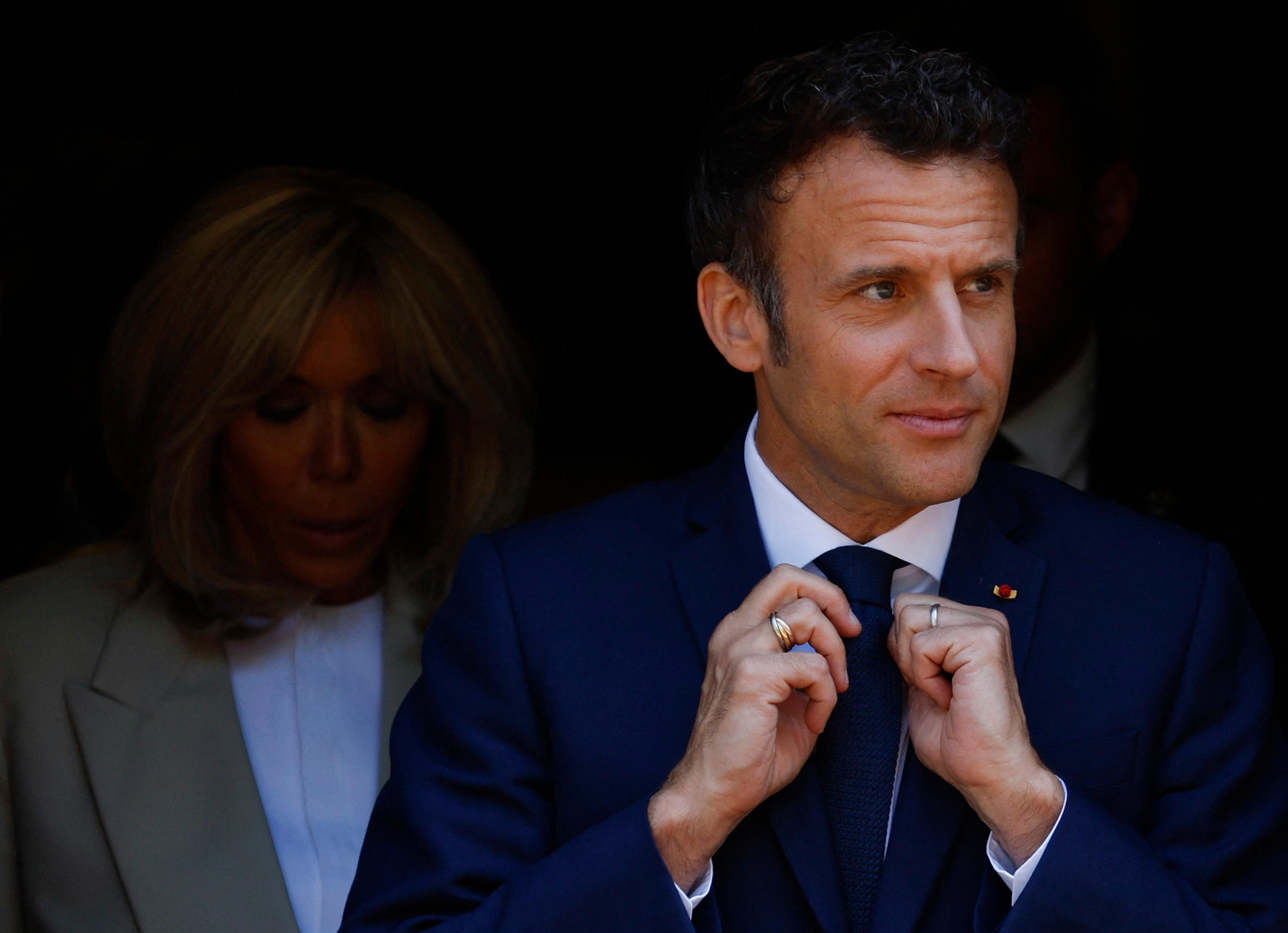Emmanuel Macron après son vote au second tour de la présidentielle. AFP/GONZALO FUENTES