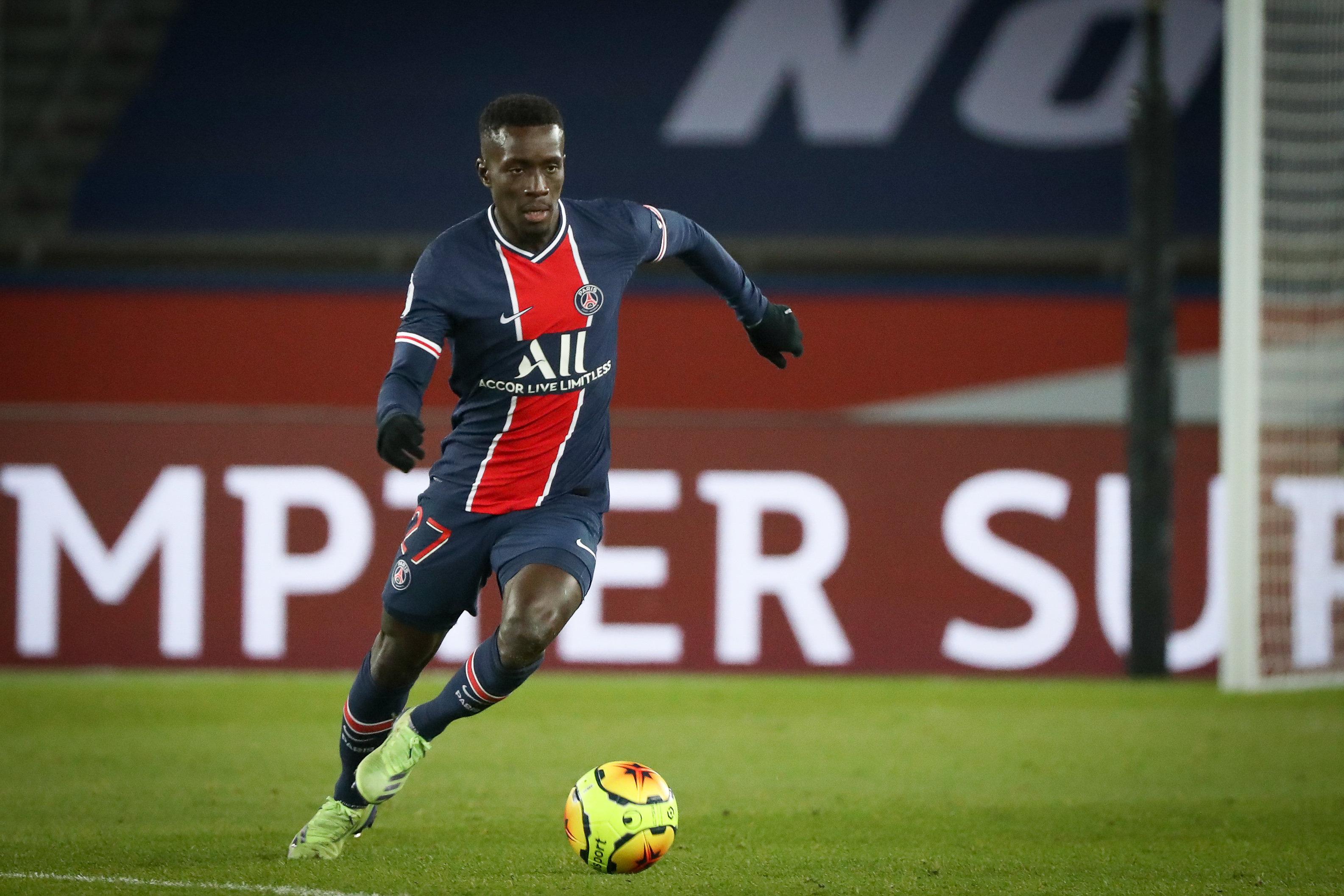 PSG : la hargne de Gueye, l'assurance de Paredes... le milieu parisien refait la loi