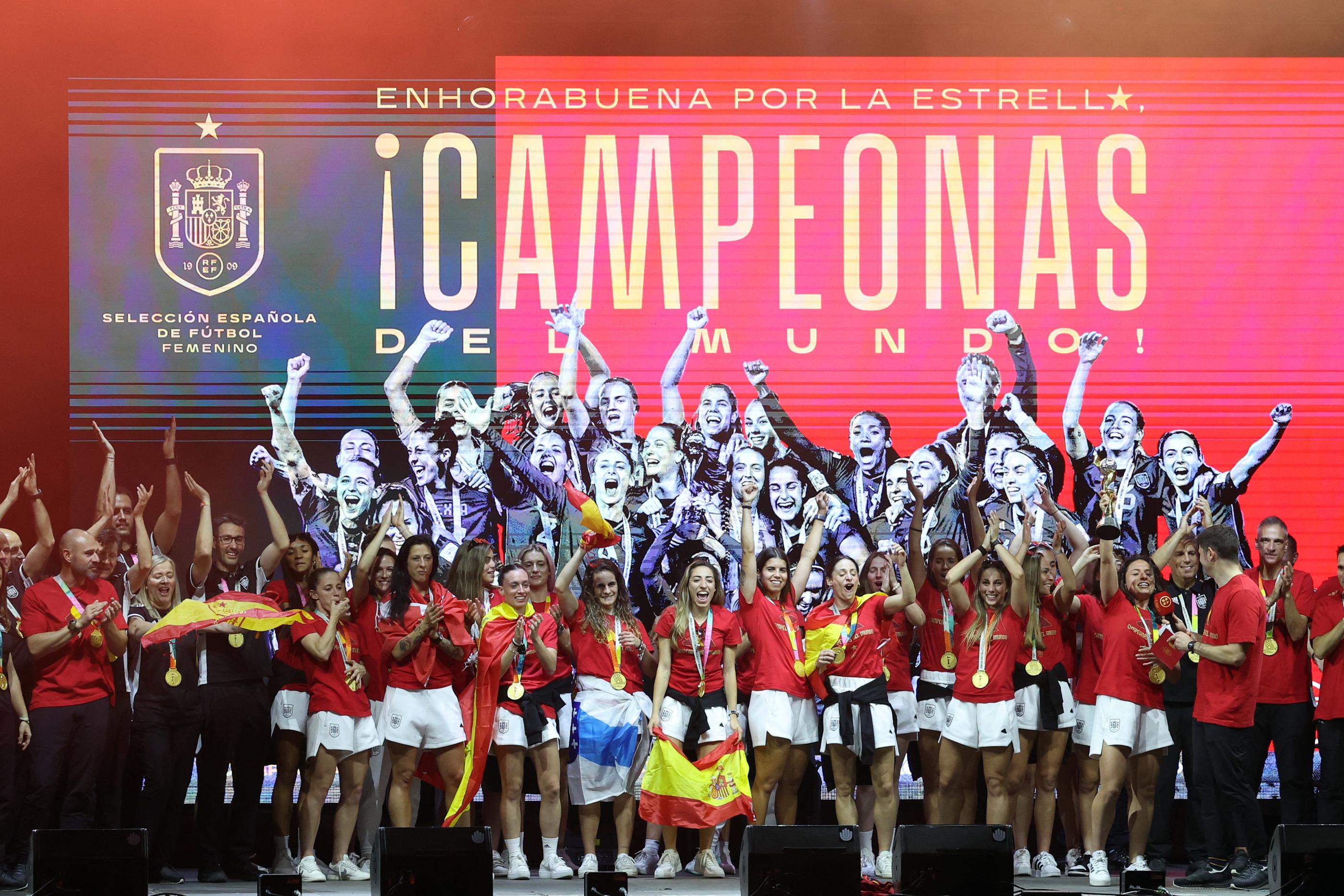 L'équipe de football féminine espagnole le 21 août 2023, célébrant leur victoire en Coupe du monde. AFP/Pierre-Philippe MARCOU
