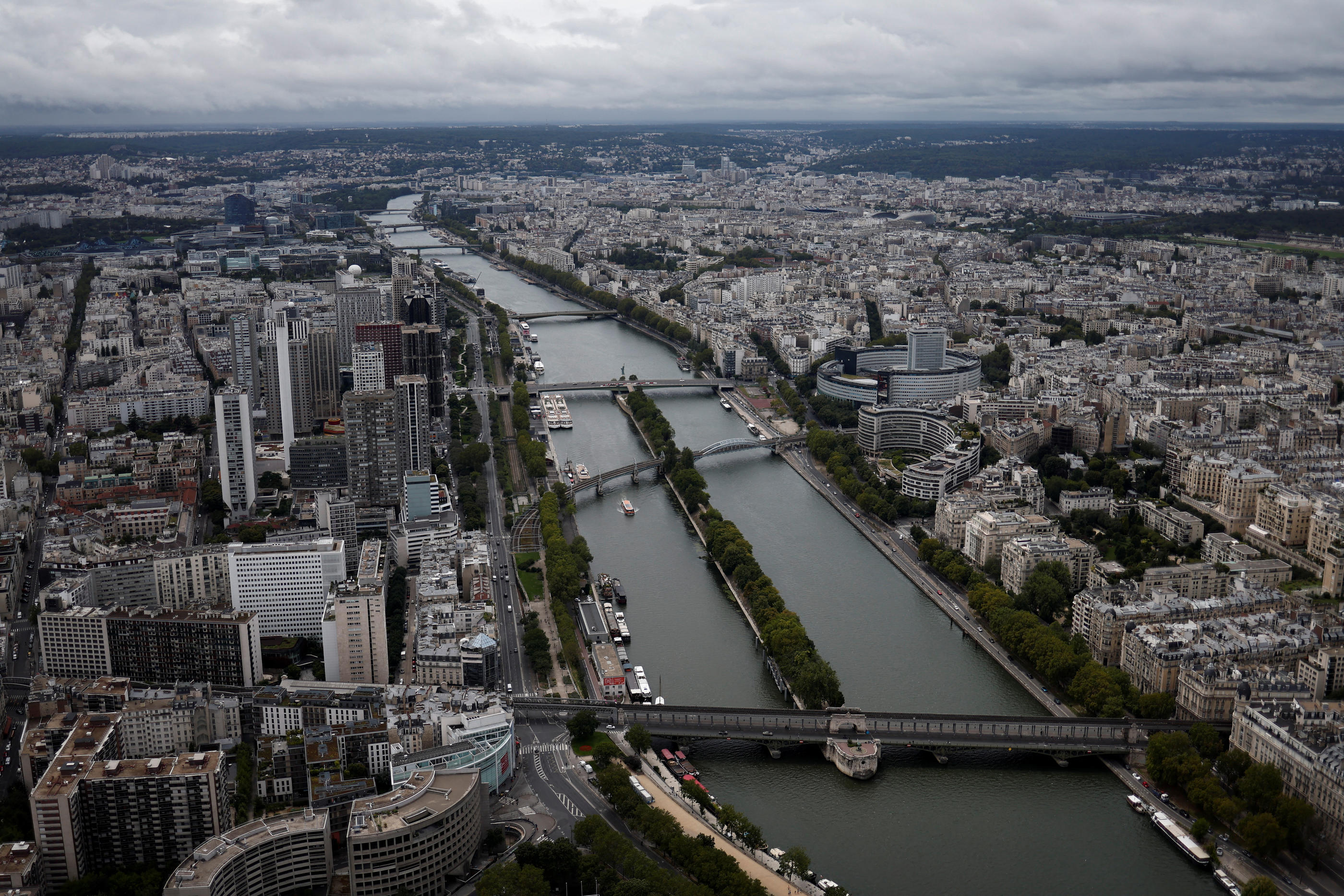 Plusieurs épreuves doivent avoir lieu dans la Seine lors des JO de Paris en 2024. Des épreuves tests sont organisées cet été. REUTERS/Benoit Tessier