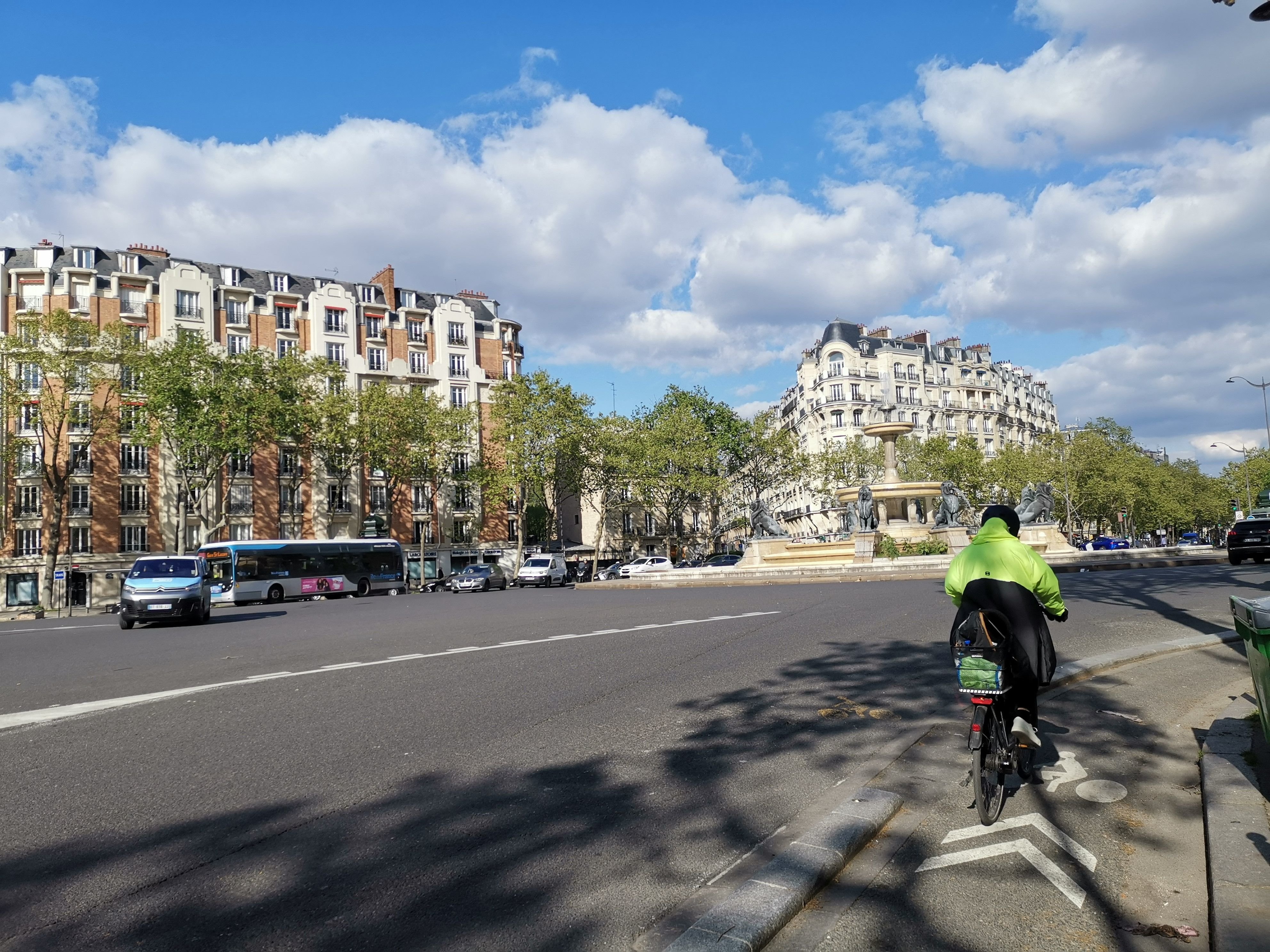 Paris (XIIe), ce jeudi 18 avril. Zones piétonnes, espaces verts… la Ville prévoit de réaménager la place Félix-Éboué. Les travaux doivent durer jusqu'en décembre 2025. LP/Pauline Darvey