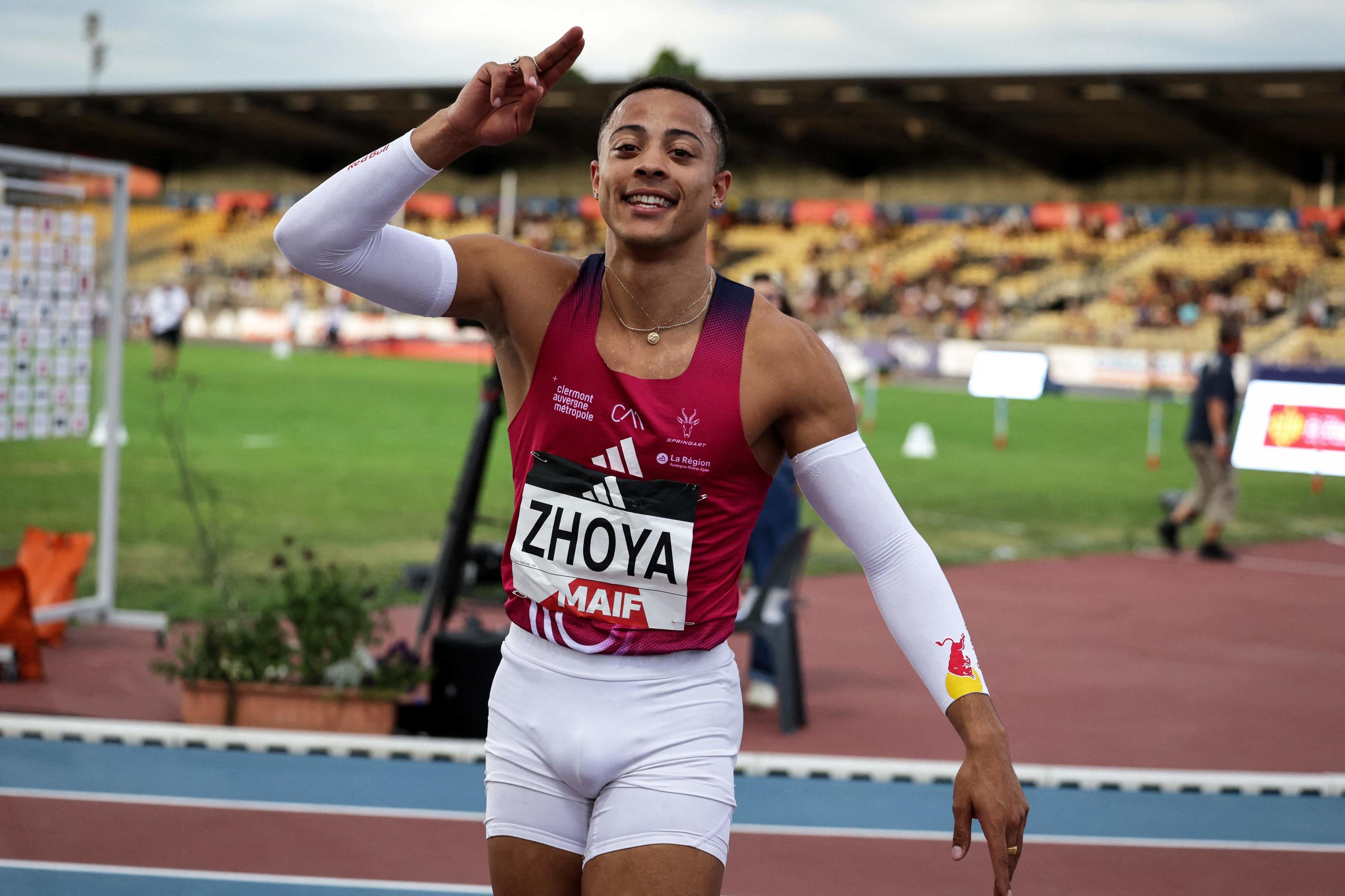 Sacré champion de France sur 110 m haies, Sasha Zhoya réalise des chronos dignes d'un niveau mondial. AFP