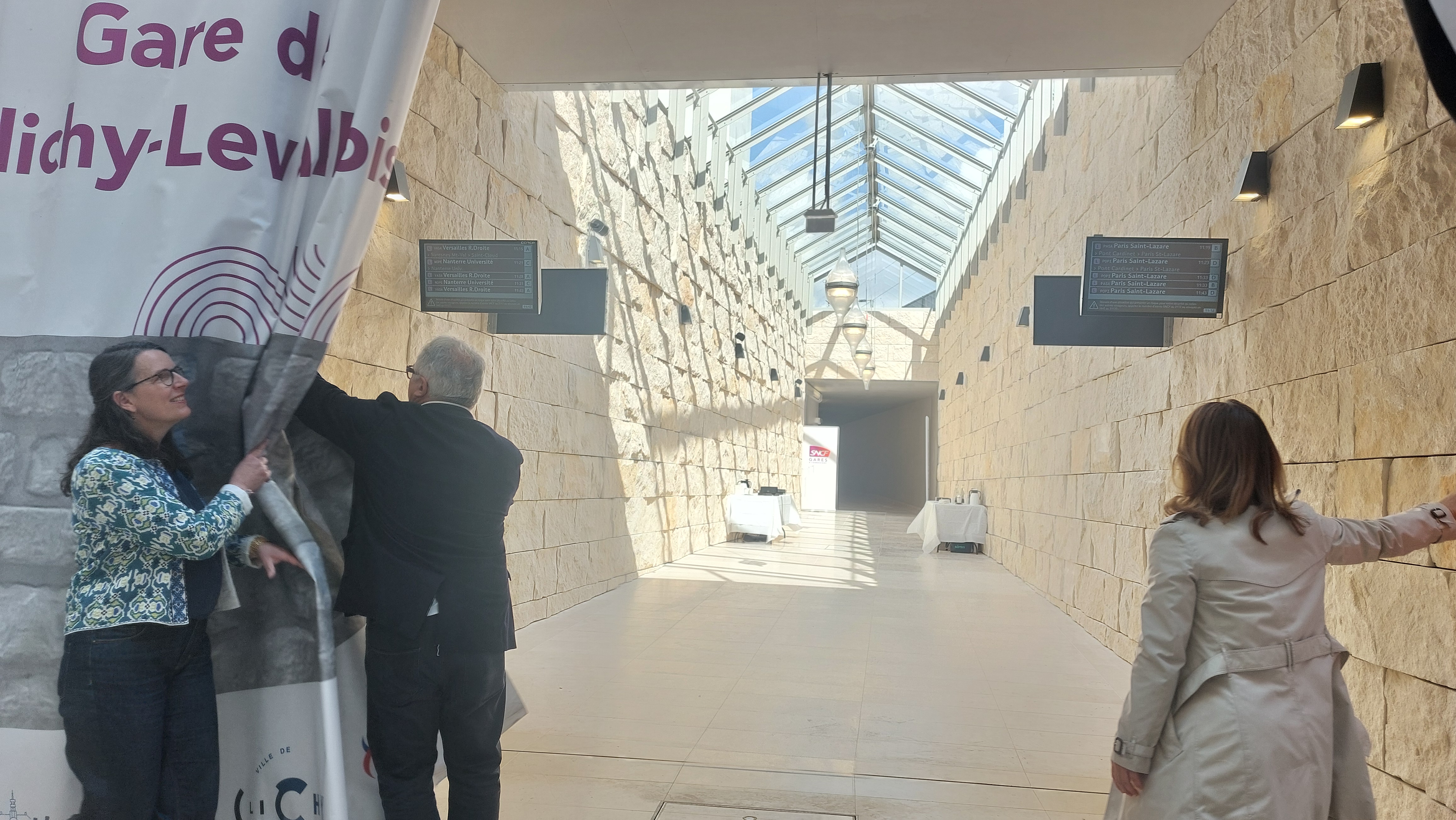 Levallois, mardi 11 juin 2024. Les nouveaux aménagements de la gare de Clichy - Levallois pour améliorer les flux d'usagers, soit 22 000 "montants" au quotidien, ont été inaugurés. LP/Anne-Sophie Damecour