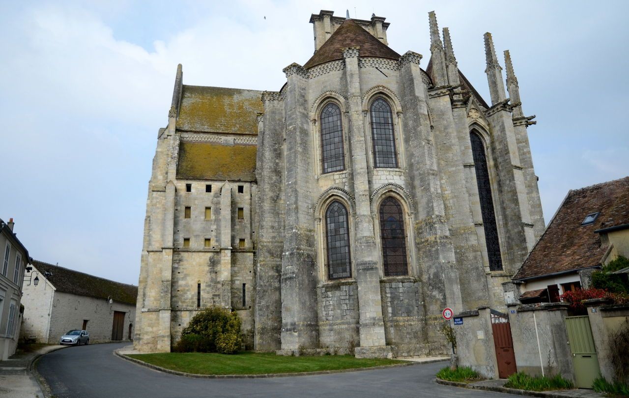 <b>Larchant, avril 2013.</b> Des compositions de Mozart et Salieri seront joués ce samedi en la basilique Saint-Mathurin. 