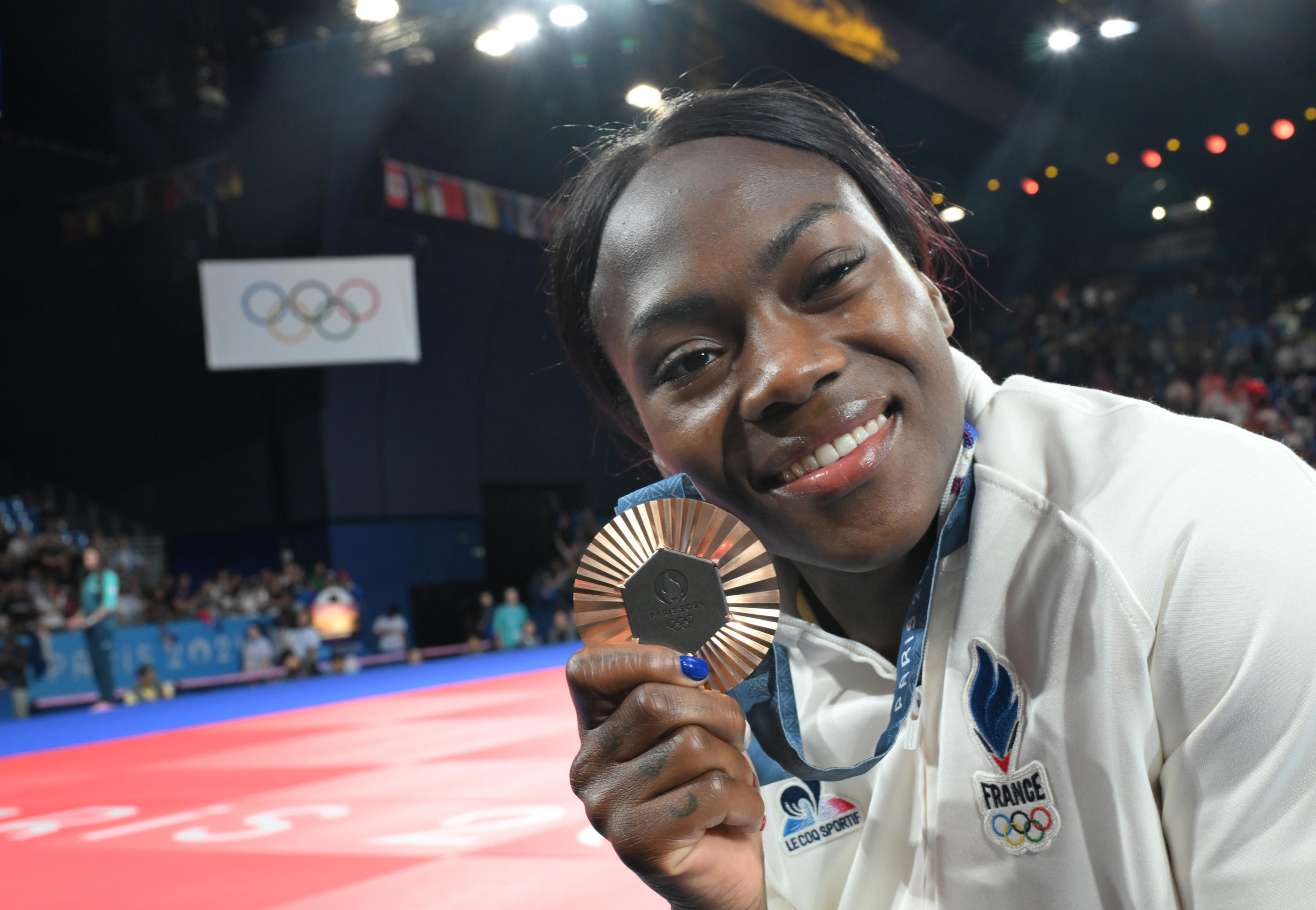 La médaille de bronze décrochée par Clarisse Agbegnenou. (Photo Icon Sport)