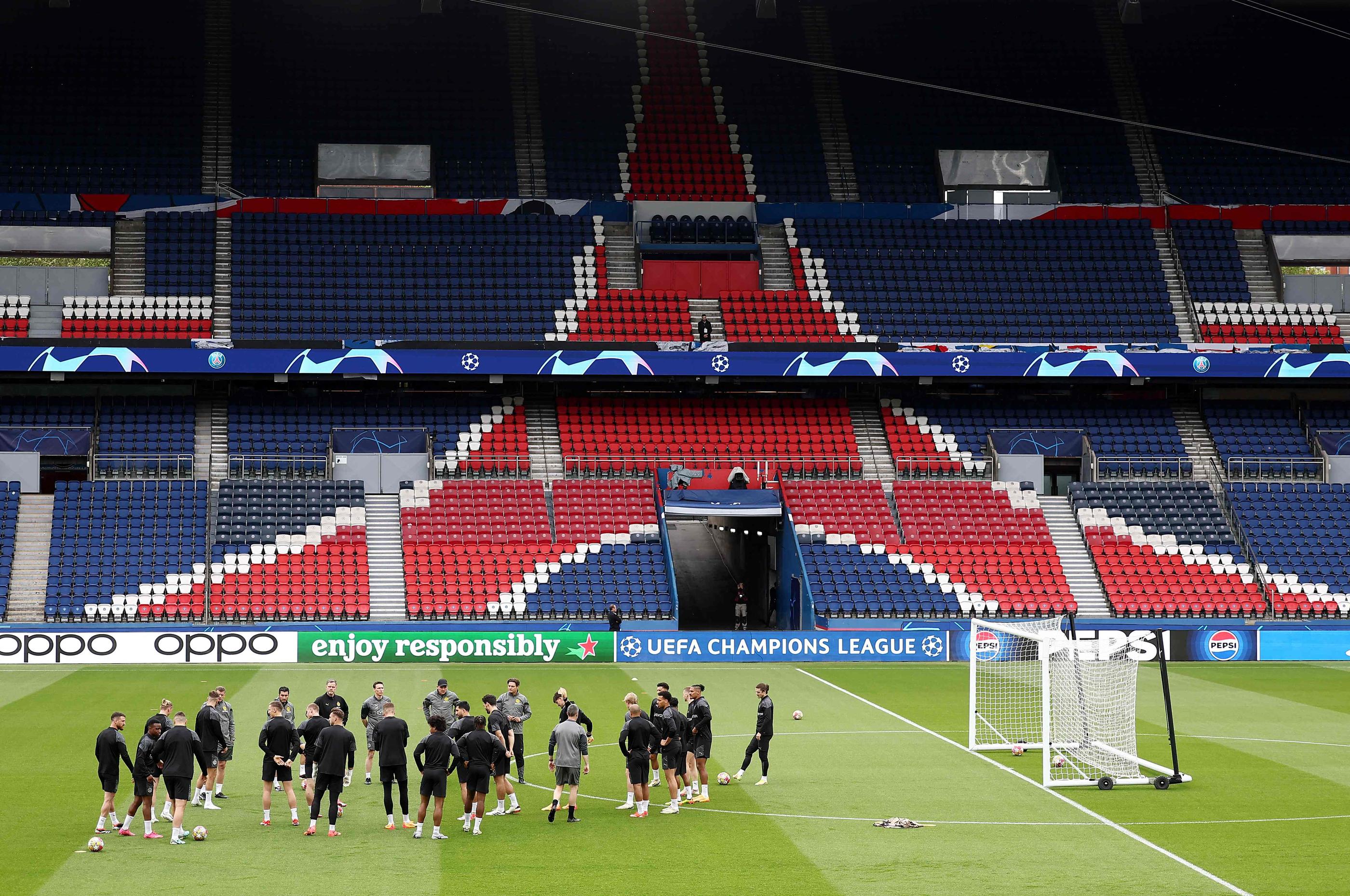 Le Parc des Princes lors de l'entraînement du Borussia Dortmund, le 6 mai 2024. (Photo by FRANCK FIFE / AFP)