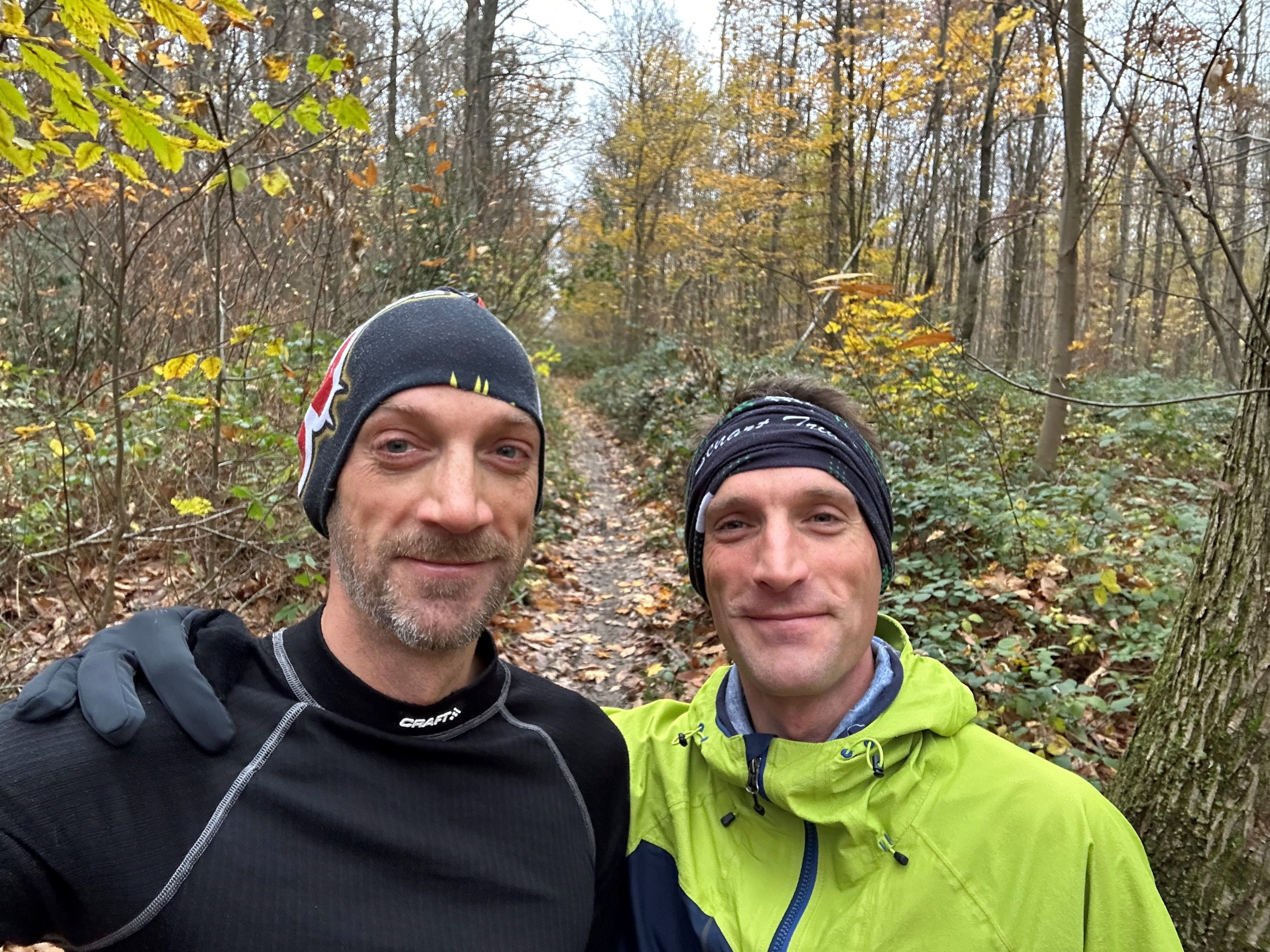 Stéphane Rogron (à gauche) participe ce week-end au trail des 40 bosses, organisé dans la forêt de Montmorency. Il pourra notamment compter sur le soutien de son frère Christophe, qui va disputer l'épreuve en relais avec un ami. DR