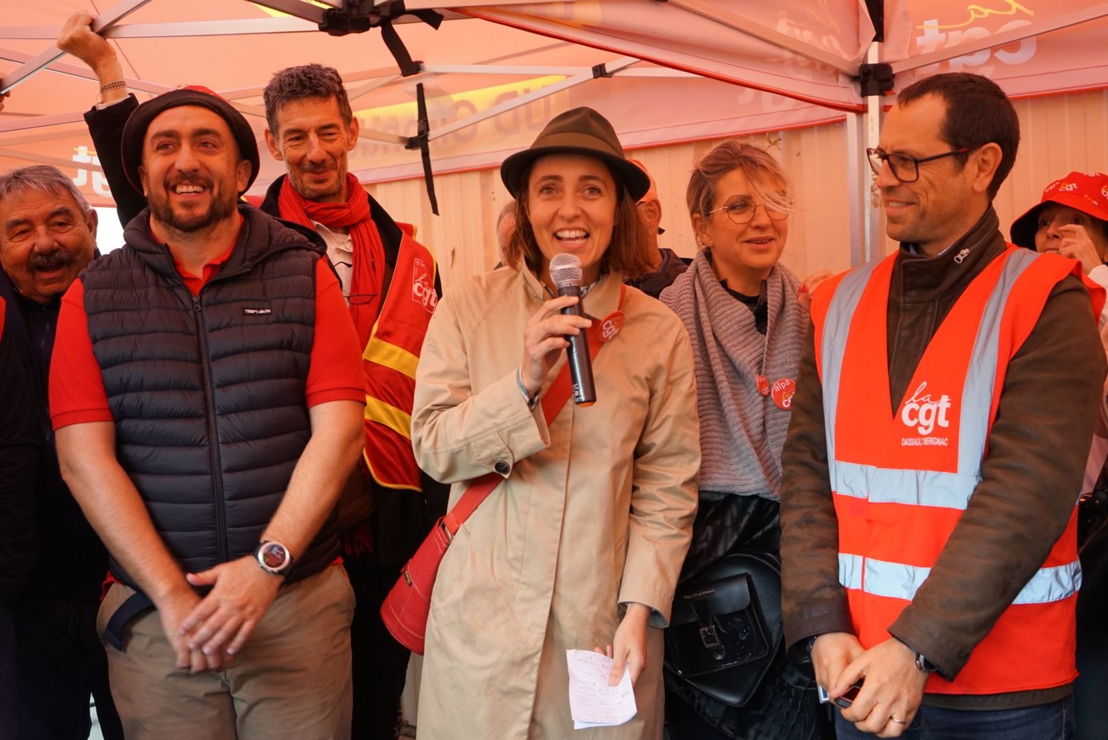Sophie Binet, numéro un de la CGT, était à Bordeaux ce vendredi midi pour soutenir les salariés de l'usine MMTB Blanquefort. LP/Klervi Le Cozic
