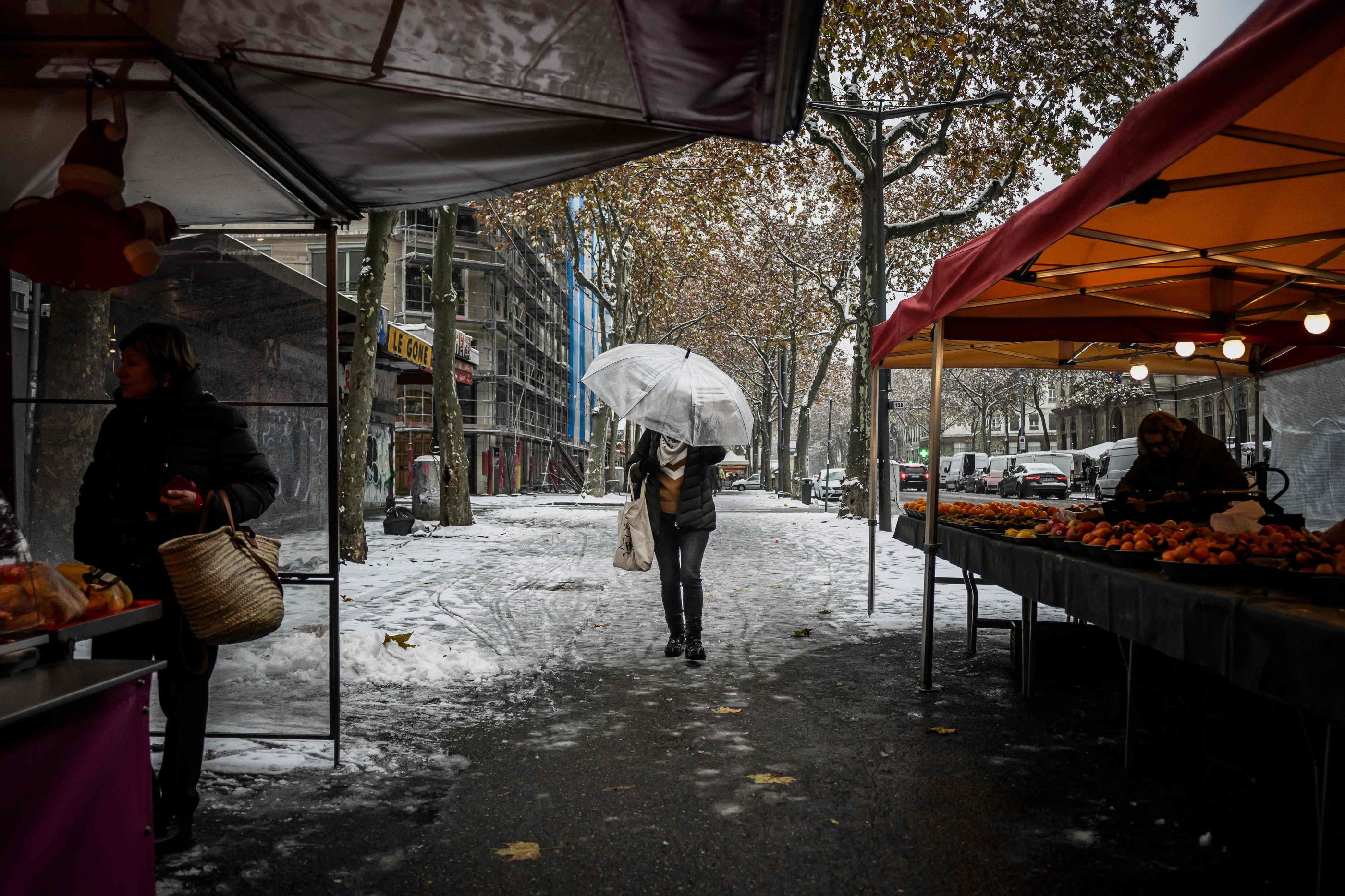 De la neige pourrait tomber en plaine en milieu de semaine prochaine. (Illustration) AFP/Jeff Pachoud