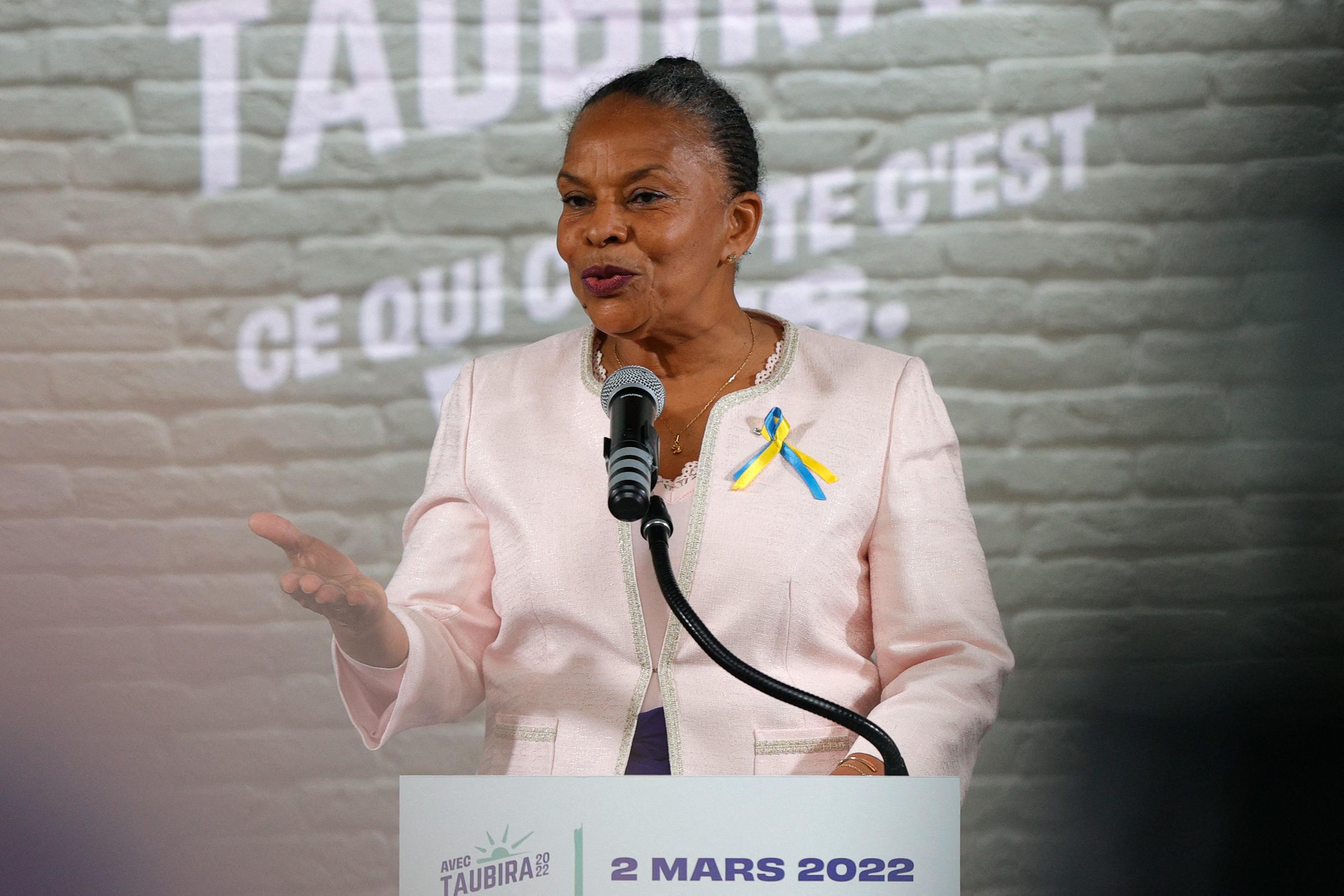 Après avoir annoncé son retrait de la campagne, Christiane Taubira a reçu les appels du pied des écologistes et des communistes. AFP/Geoffroy Van der Hasselt