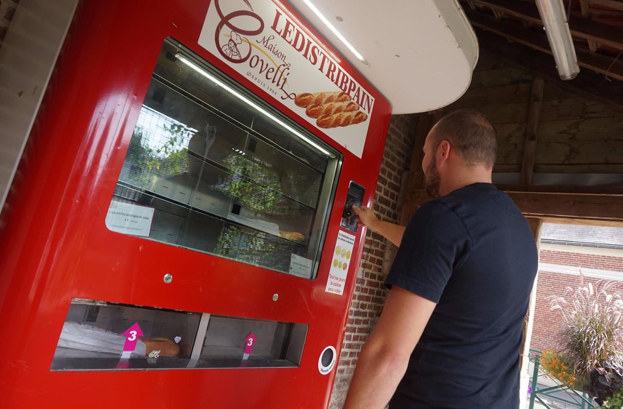 <b></b> Le distributeur de pains de Lachapelle-Saint-Pierre est la dernière machine des boulangeries Covelli dans l’Oise, les deux autres ayant été retirées. 
