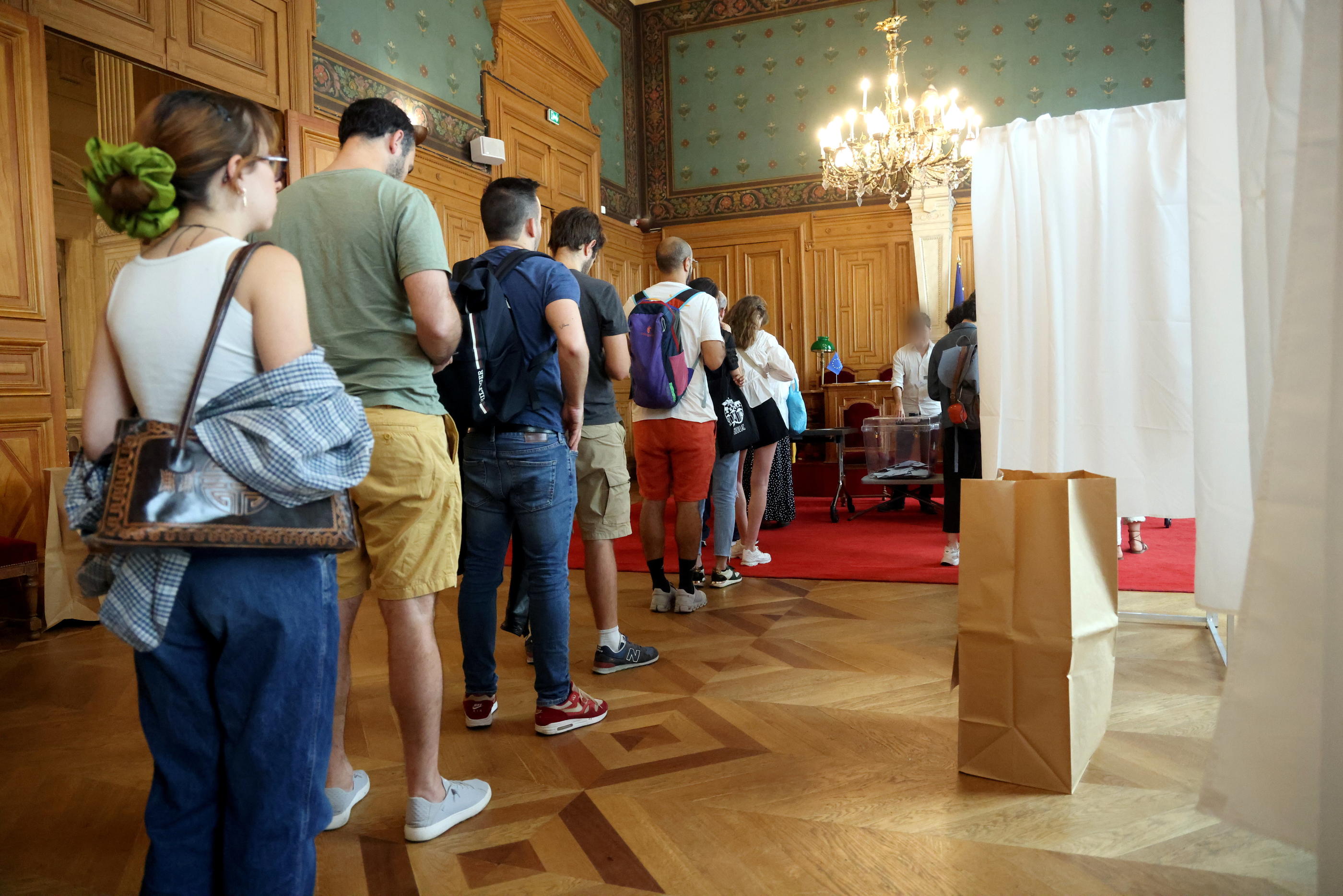 Paris, le 30 juin. Dès premier tour des élections législatives, la gauche a emporté 9 des 18 sièges à pourvoir dans la capitale. LP/Jean-Baptiste Quentin