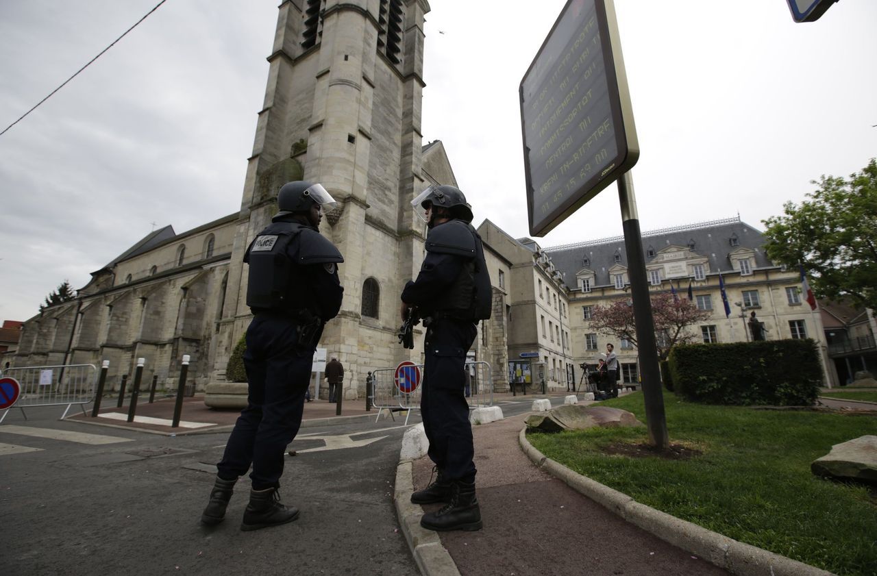 <b></b> Sid Ahmed Ghlam est acusé d’avoir voulu s’attaquer aux fidèles de l’église Saint-Cyr-Sainte-Julitte, à Villejuif (Val-de-Marne).