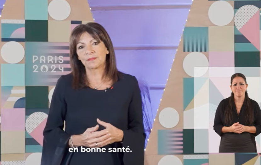 Anne Hidalgo a présenté ses voeux pour 2024 avec un empressement moqué sur les réseaux sociaux. YouTube/Ville de Paris