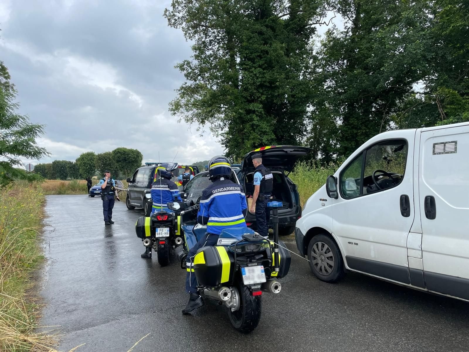 Les gendarmes ont procédés à plusieurs contrôles routiers sur le Nord du Val-d'Oise, dont l'A16 pour sensibiliser les automobilistes. LP/Nils Gobardhan