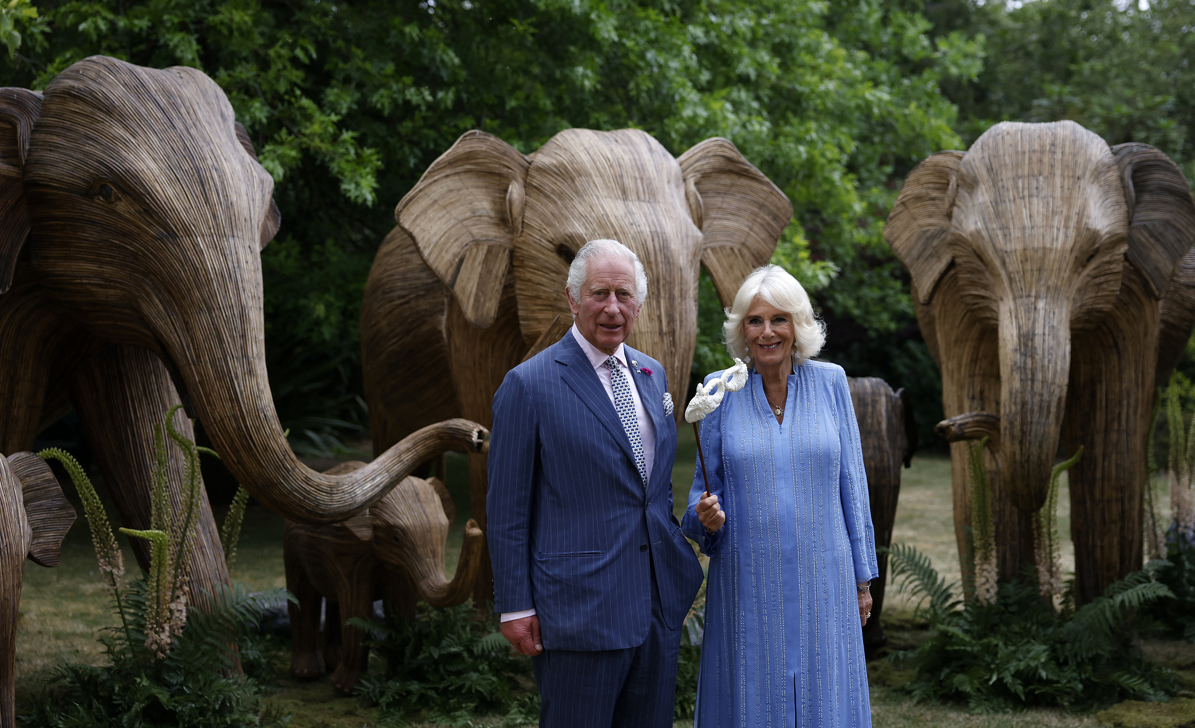 Le roi Charles III et la reine Camilla le 28 juin à Londres, lors du Bal animal à Lancaster House célébrant le 20e anniversaire de l'association de protection de la vie sauvage Elephant Family. AFP/Pool/Heathcliff O'Malley