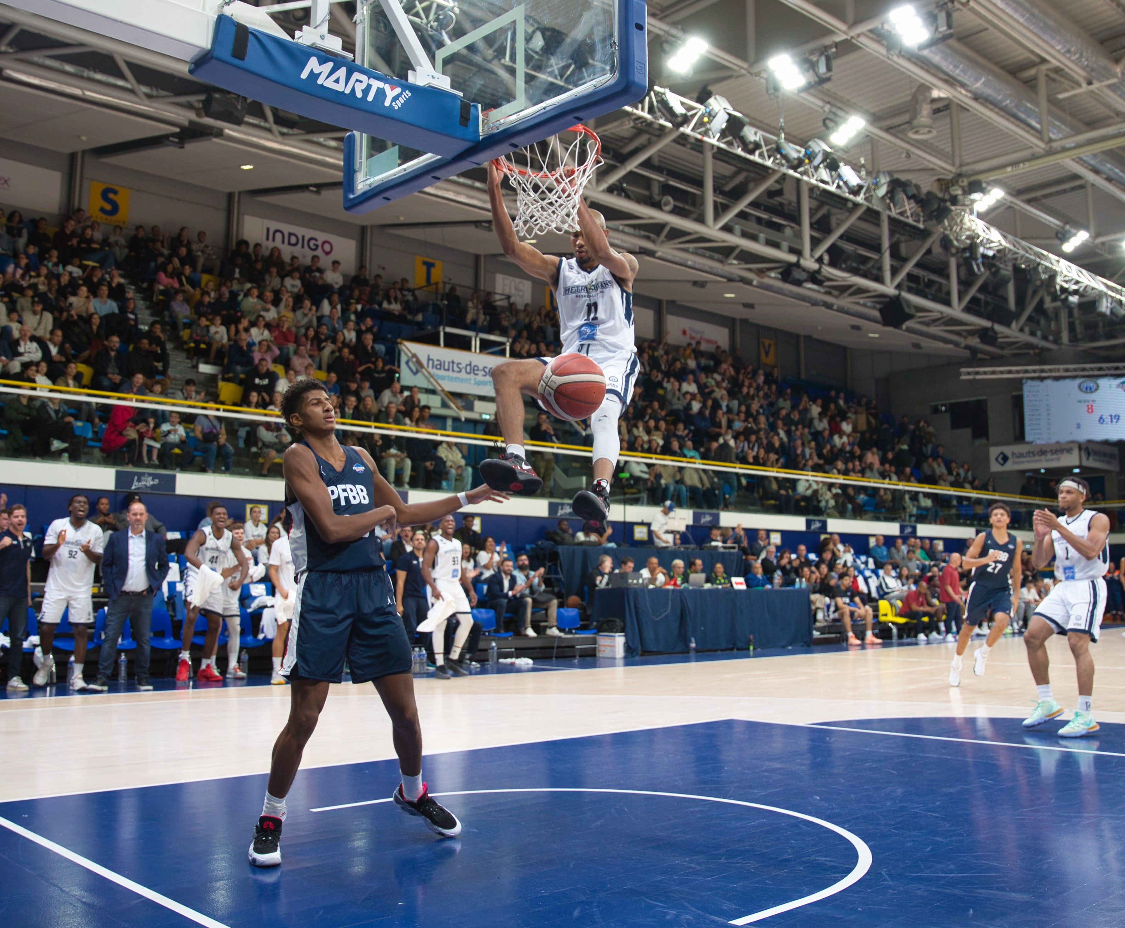 Pour le premier match de leur histoire sous l'appellation des Metropolitans BC, le club de basket de Levallois s'est imposé devant le Pole France. Un succès devant un public bouillant.
Levallois SC/Benjamin Marcus