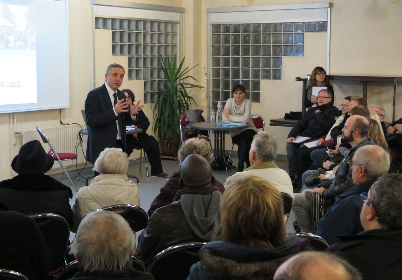 <b>Lieusaint, janvier 2015.</b> Du 2 mai au 30 juin, les habitants ou personnes travaillant à Lieusaint peuvent déposer leurs projets pour Lieusaint, s’ils sont d’intérêt général notamment. La mairie a provisionné 100 000 € pour ce budget participatif. 