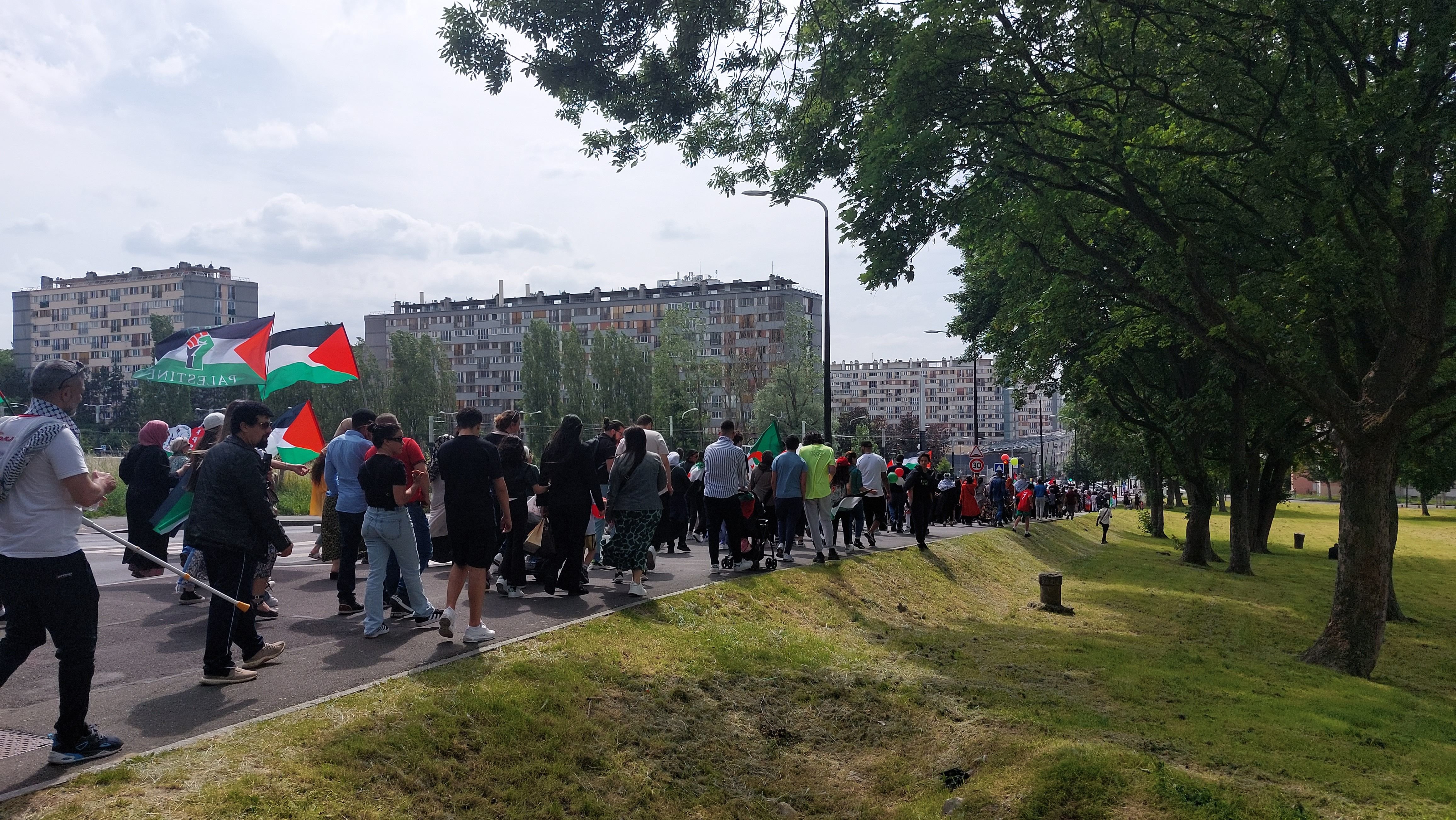 Clichy-sous-Bois, ce samedi. Plus de 500 personnes ont marché. LP/Elsa Marnette