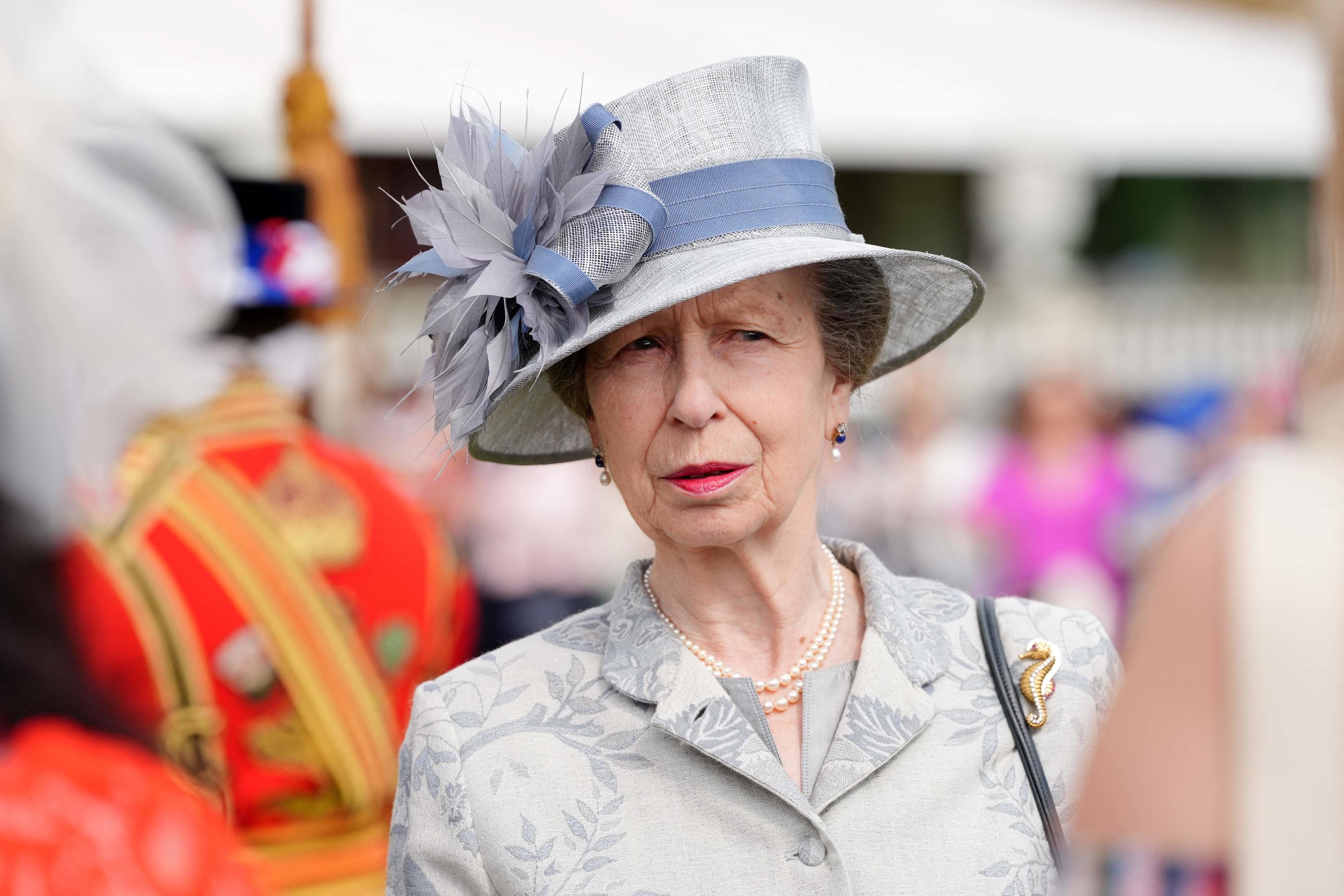 La princesse de 73 ans, très populaire en Angleterre, avait été transportée à l’hôpital Southmead de Bristol après un incident présumé avec un cheval. AFP/Pool/ Jonathan Brady