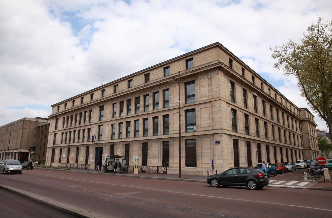 <b></b> Versailles. Les bureaux de la Préfecture à Versailles seront exceptionnellement fermés au public ce lundi. 