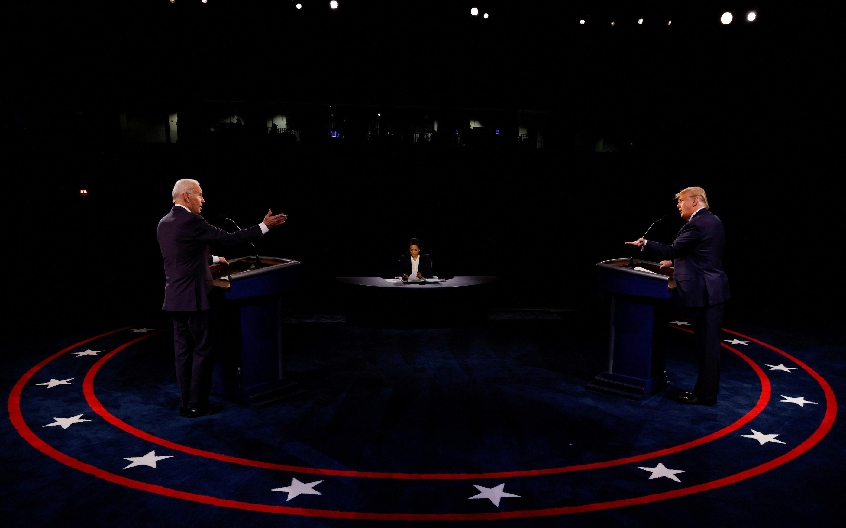 Le 22 octobre 2020, Joe Biden et Donald Trump s'opposaient déjà lors d'un débat présidentiel à Nashville. Reuters/Jim Bourg/Pool/File Photo