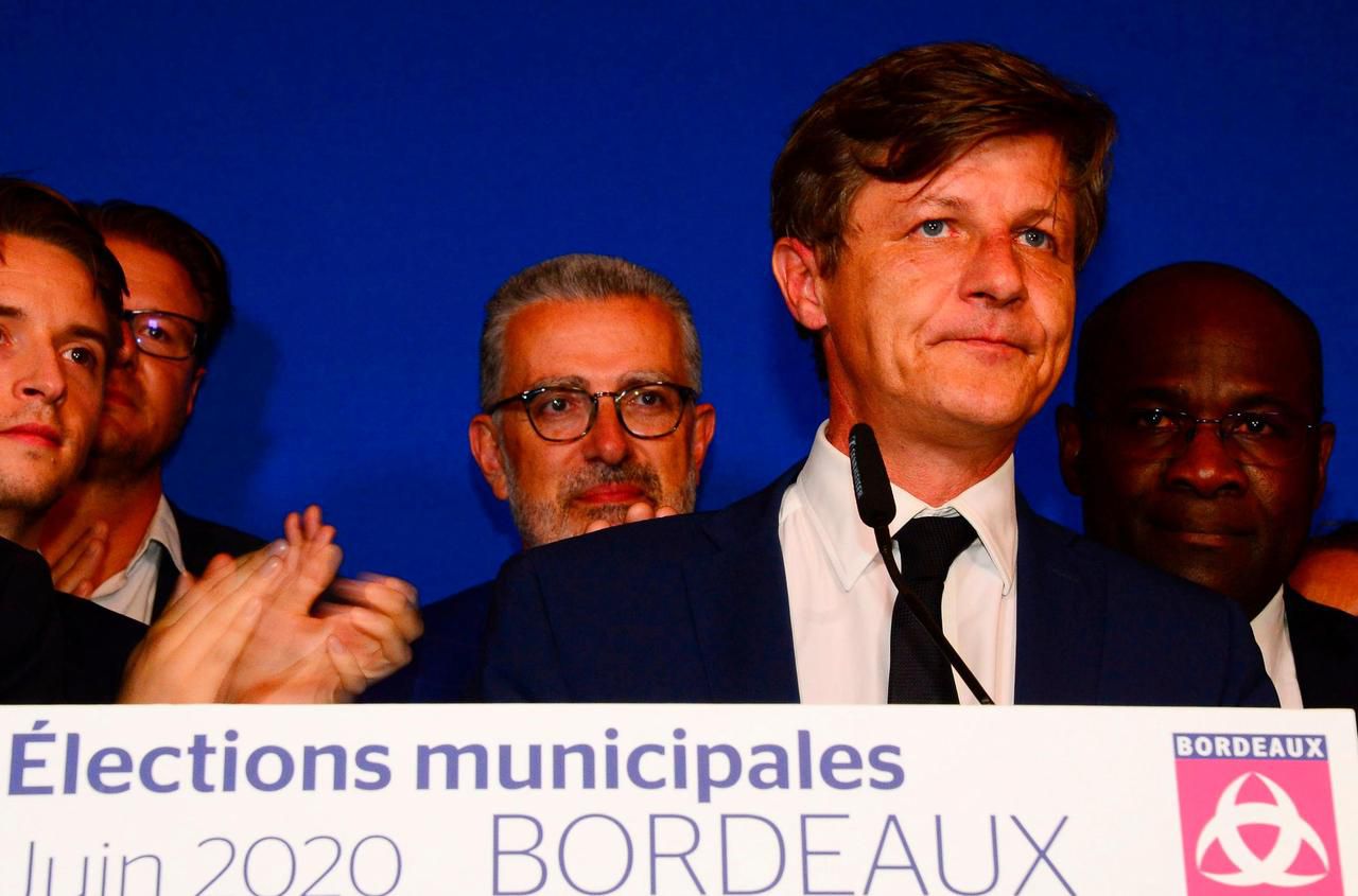 <b></b> A Bordeaux, le maire sortant (LR) Nicolas Florian s’est incliné face à l’écologiste Pierre Hurmic. 