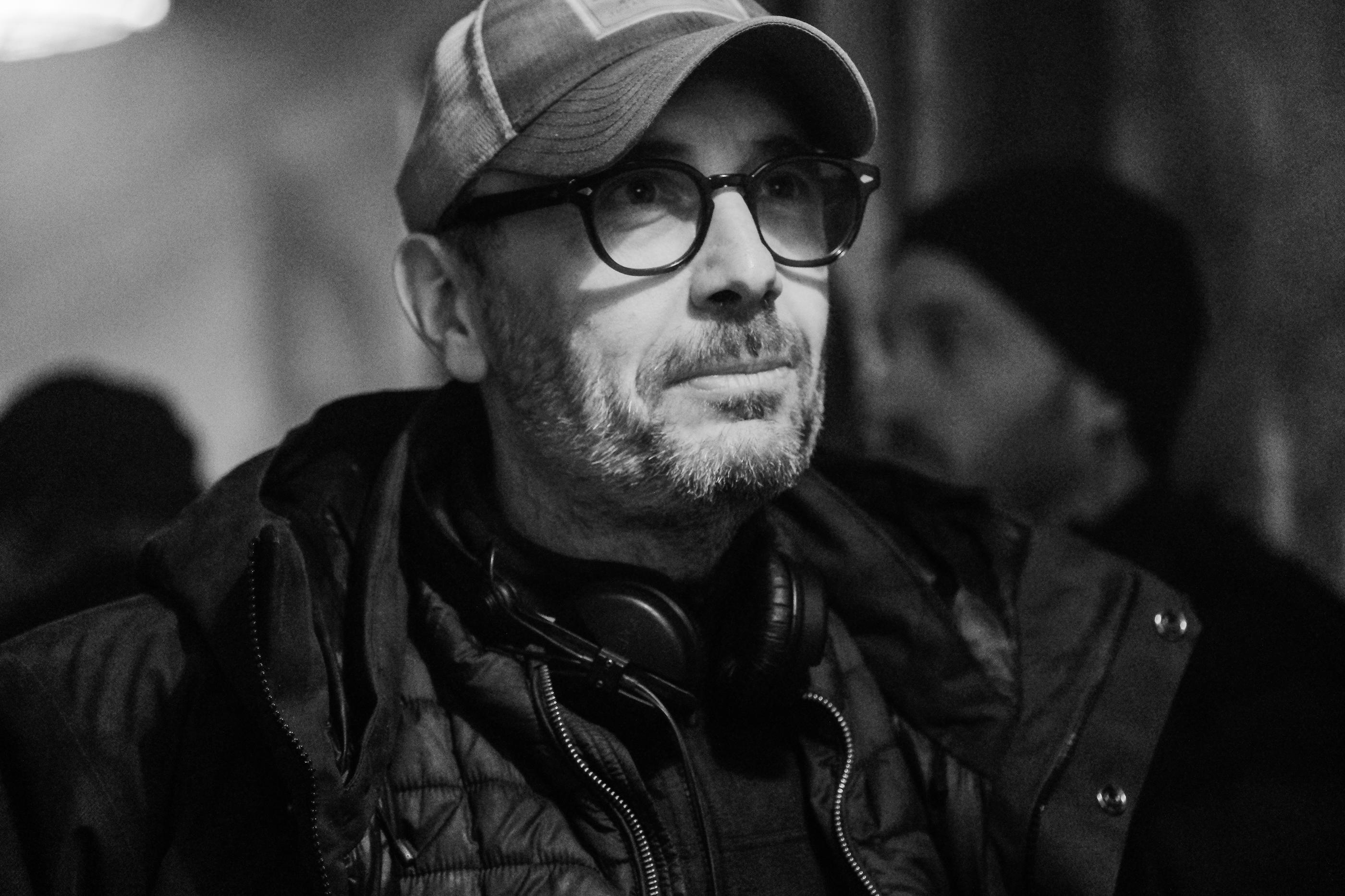 Fred Cavayé avait investi deux rues de Montmartre pour le tournage de son film «Adieu Monsieur Haffmann» en 2020. Pathé/Orange Studio
