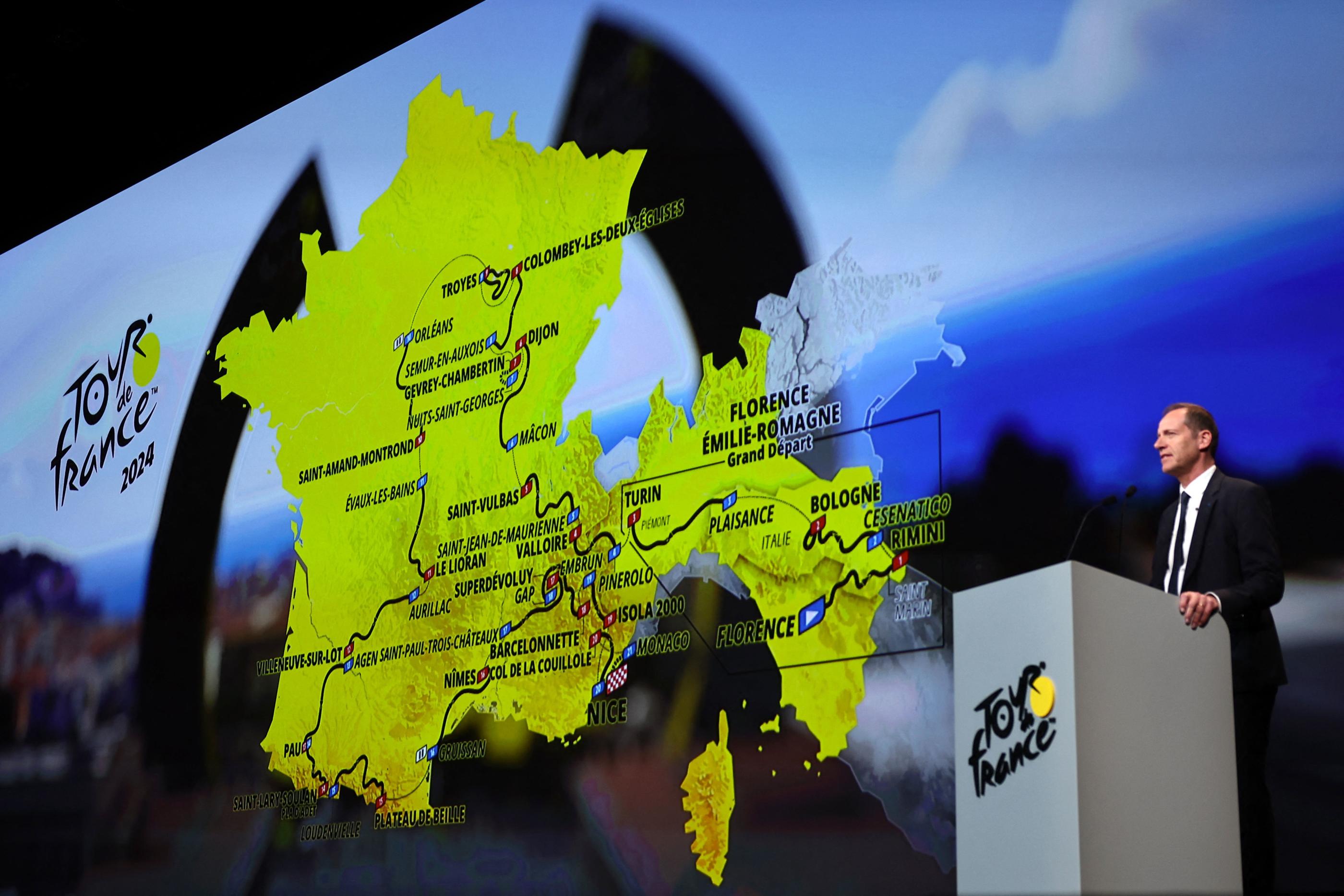 Christian Prudhomme a dévoilé le parcours du Tour de France 2024 ce mercredi. AFP/Anne-Christine Poujoulat