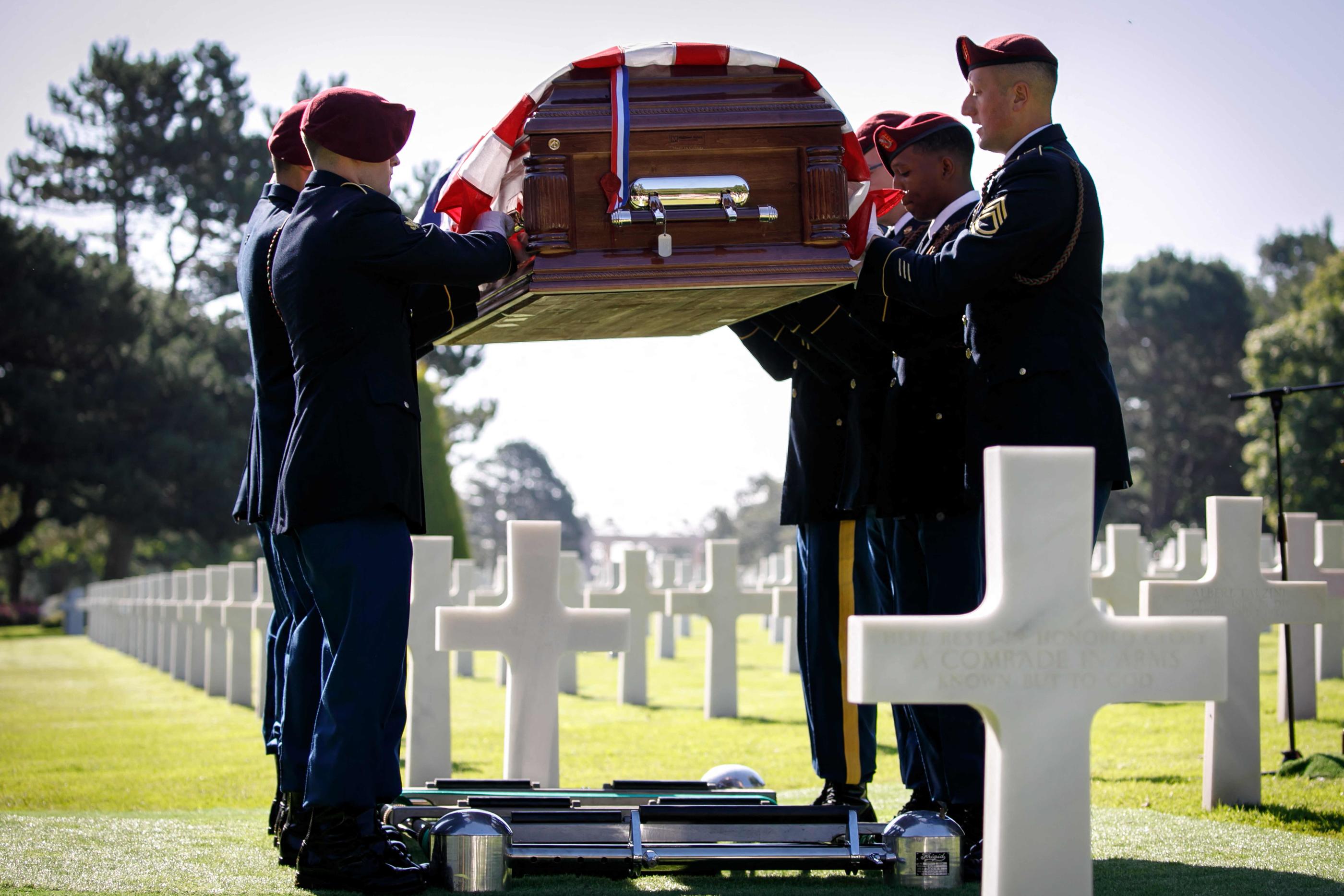 L'ancien militaire a été enterré ce samedi à Colleville-sur-Mer. AFP/Lou Benoist