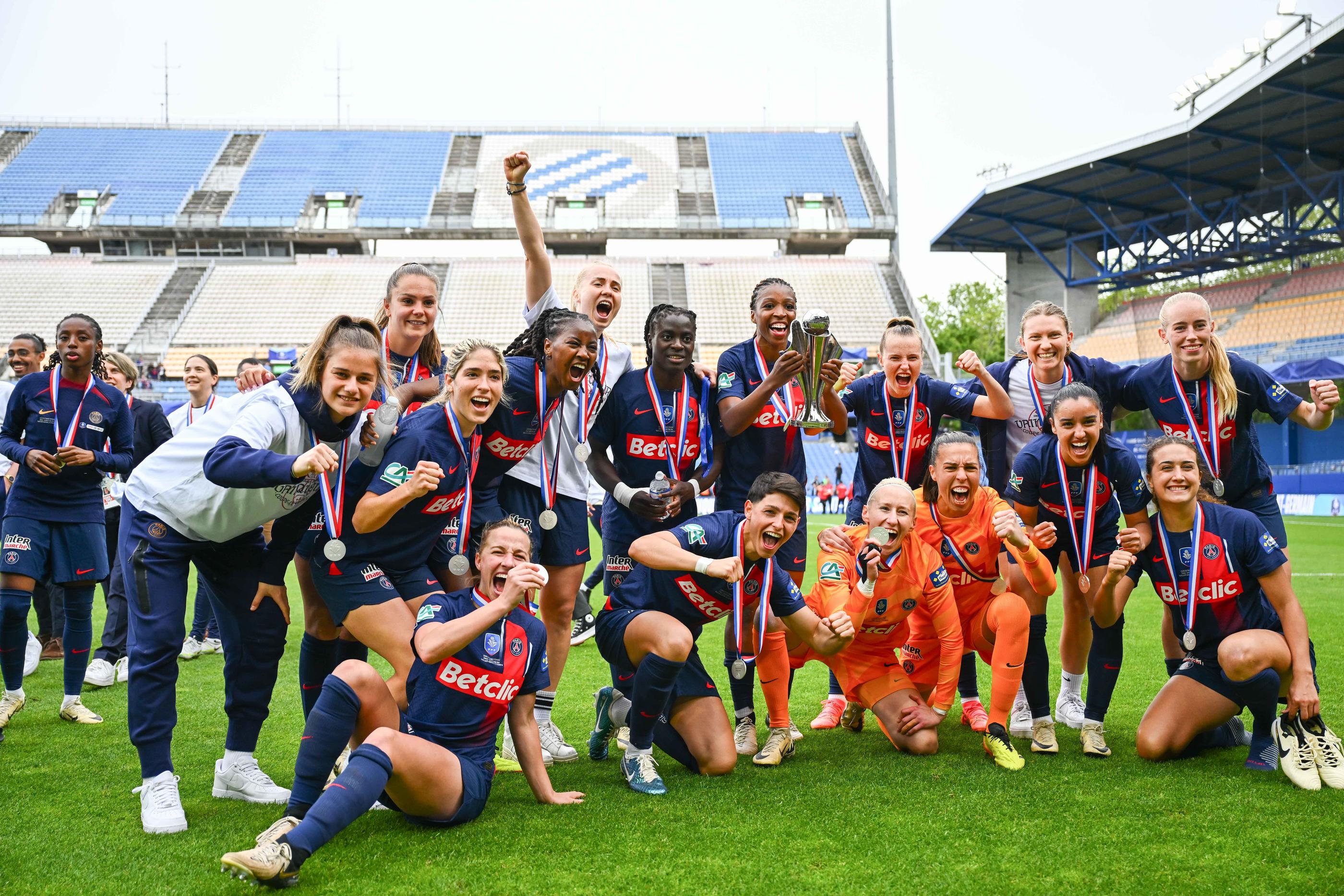 Les Parisiennes, victorieuses ce samedi de leur 4e Coupe de France, après une courte victoire contre Fleury (1-0) à Montpellier. Icon Sport/Anthony Dibon