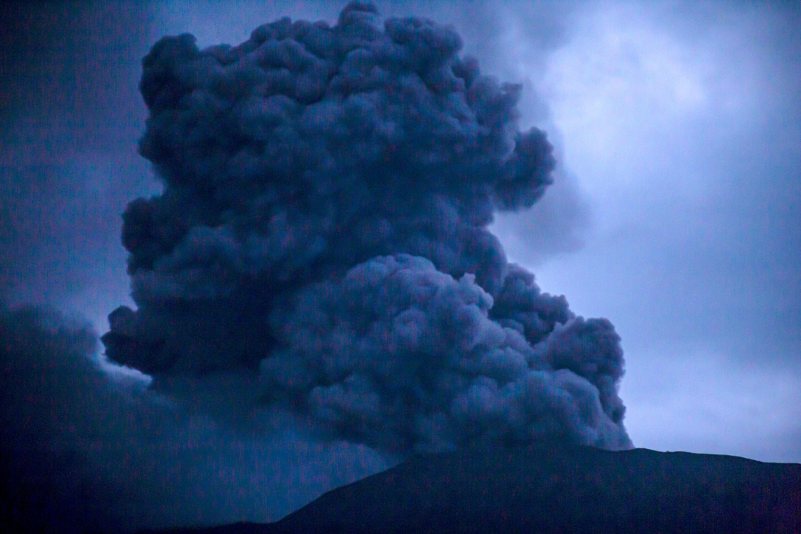 L’éruption du mont Marapi, sur l’île de Sumatra, a commencé dimanche. Andri Mardiansyah/Xinhua/Icon sport
