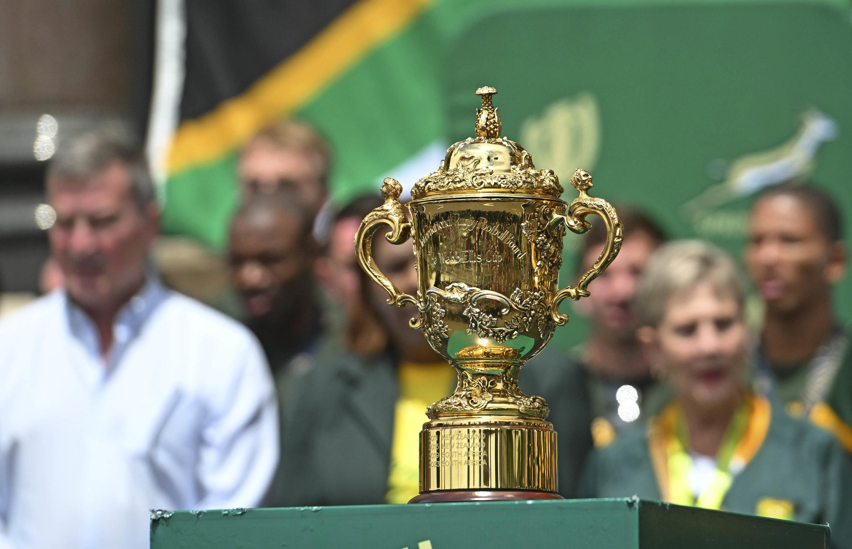Des cambrioleurs se sont introduits dans les bureaux de la  fédération de rugby sud-africaine, mais le trophée de la Coupe du monde est en sécurité.
Icon sport