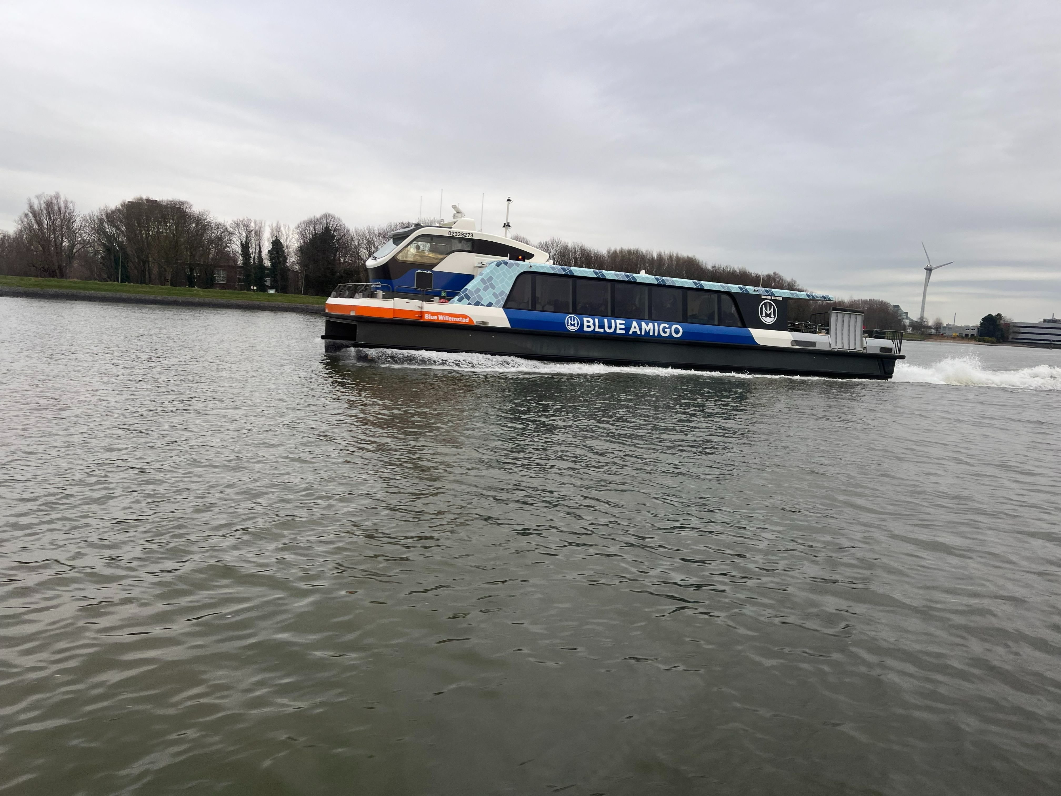 Rotterdam (Pays-Bas), mardi 28 février 2023. Ce sont ces bateaux, en cours de rénovation, qui pourraient circuler sur la Seine à partir d'avril prochain. LP/Nolwenn Cosson
