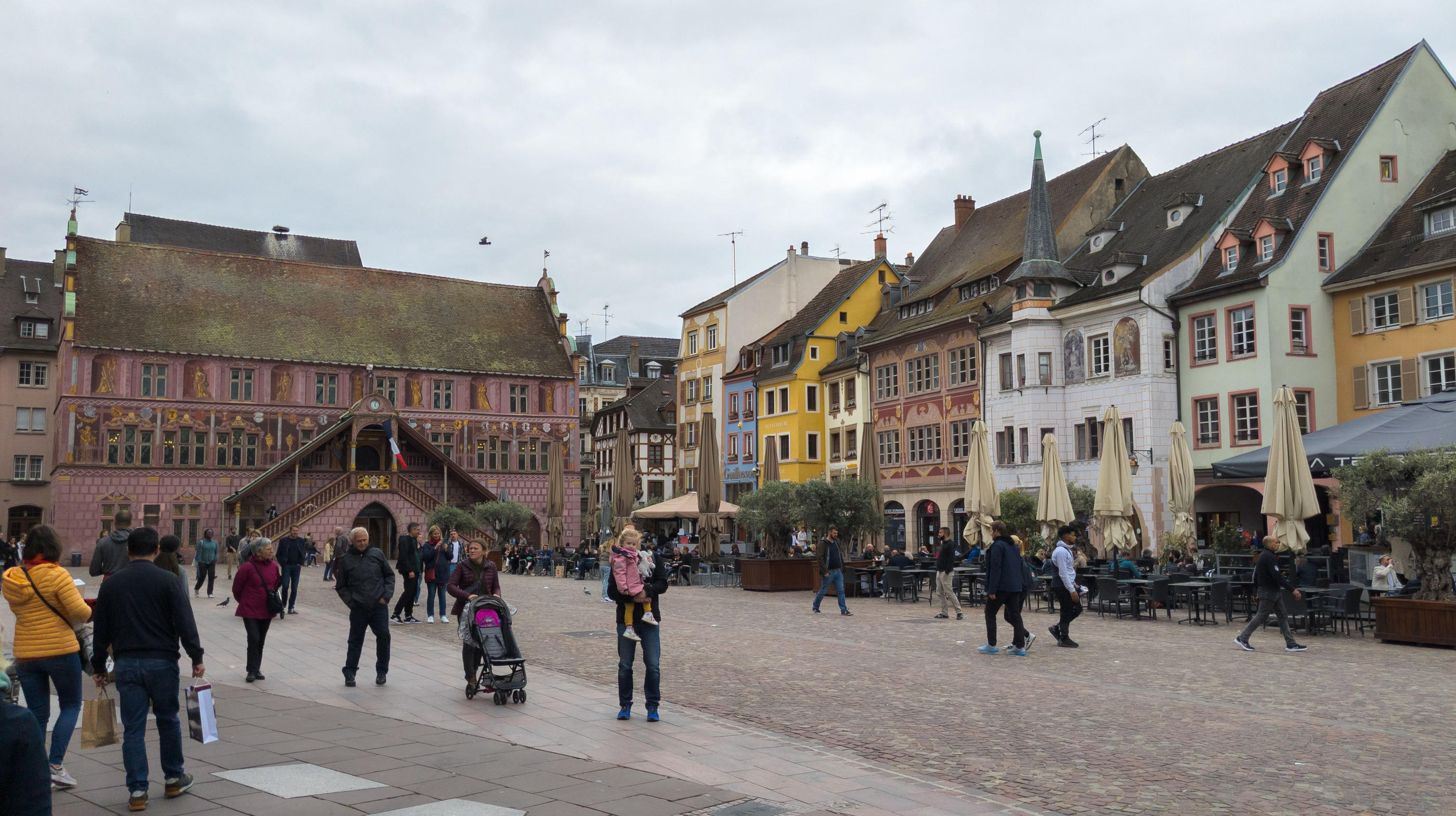 Ancienne ville industrielle, Mulhouse (Haut-Rhin), a su redorer son image. Aujourd'hui, son marché de l'emploi dynamique et ses tarifs immobiliers attractifs en font un point de chute très prisé. ISTOCK