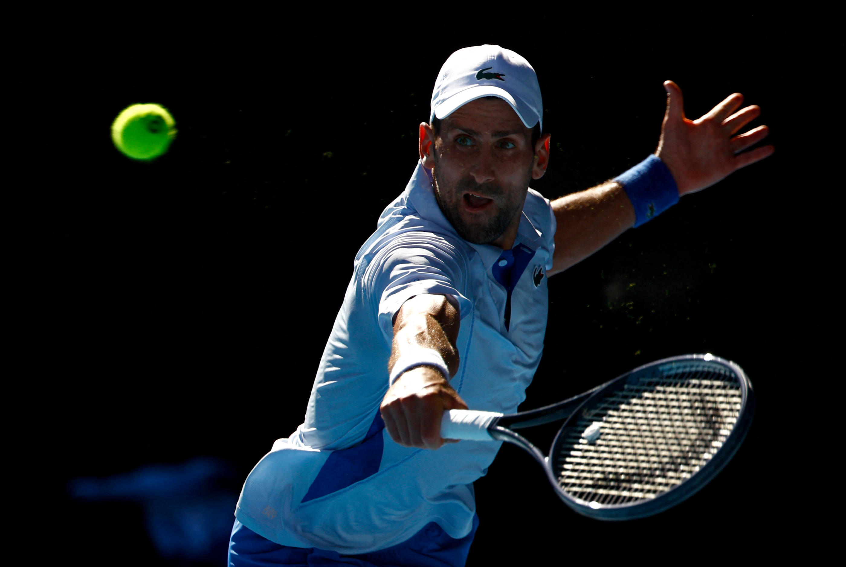 Vainqueur de Fritz, Novak Djokovic est toujours en course pour un 11e titre en Australie. (Photo REUTERS/Issei Kato)