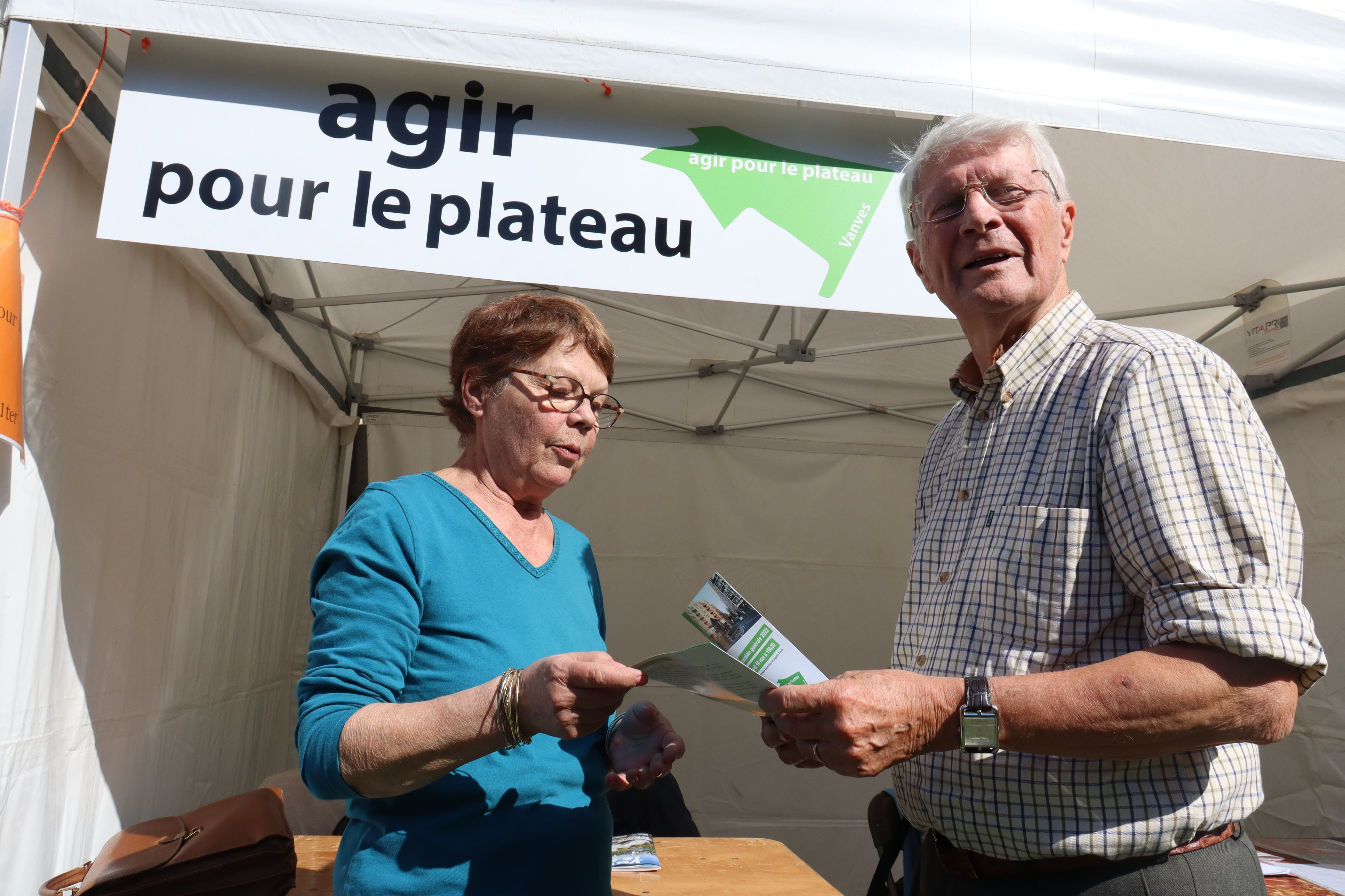 Vanves, ce dimanche. Pierre Brousseau se dit satisfait de la décision du tribunal administratif. L'association Agir pour le plateau, qu'il préside, a finalement été admise au forum des associations… et le maire est venu le saluer. LP/D.L.