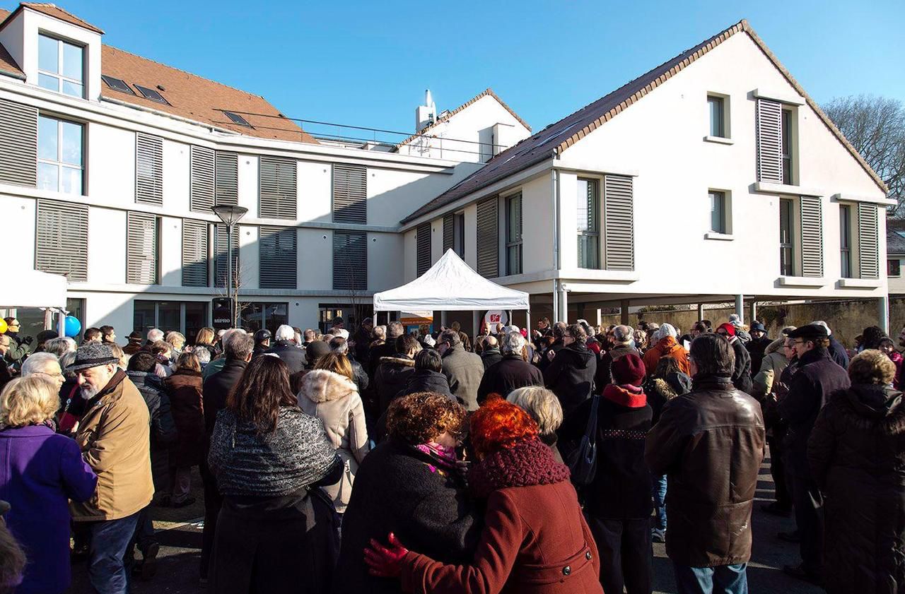 <b></b> Jouy-en-Josas. La maison intergénérationnelle, inaugurée en janvier 2017, compte à la fois des logements sociaux (jeunes, étudiants, familles, seniors) et des appartements pour des personnes en difficultés sociales.