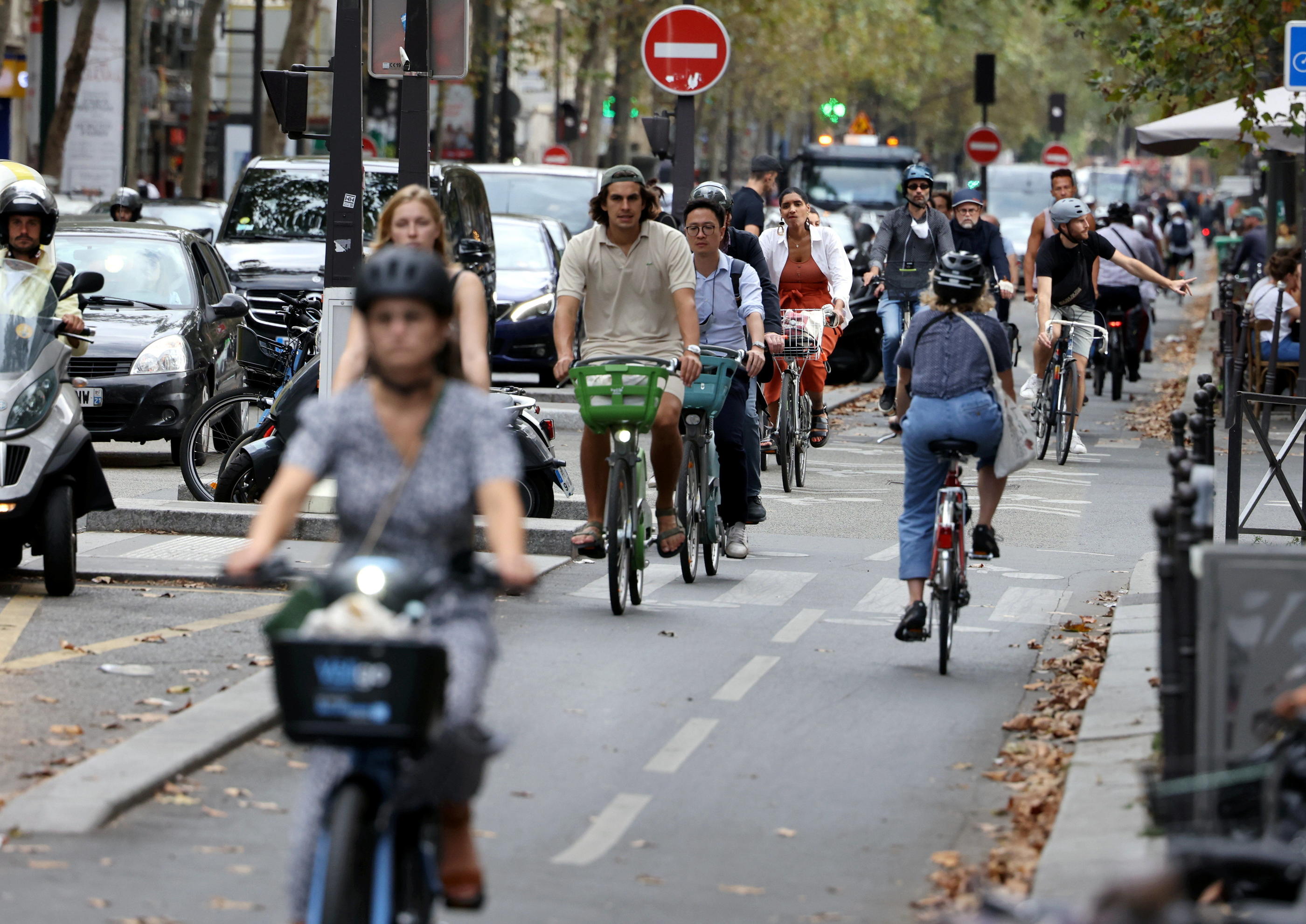 Montreuil lance les premières pompes à vélo publiques du département - Le  Parisien
