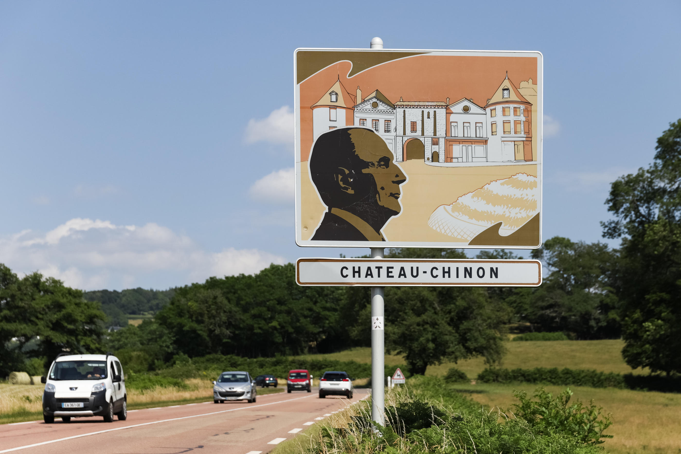 À Château-Chinon (Nièvre), dans l'ancien fief de François Mitterrand, le candidat RN Julien Guibert s'est hissé en tête avec 27,8 % des voix. LP/Aït Belkacem