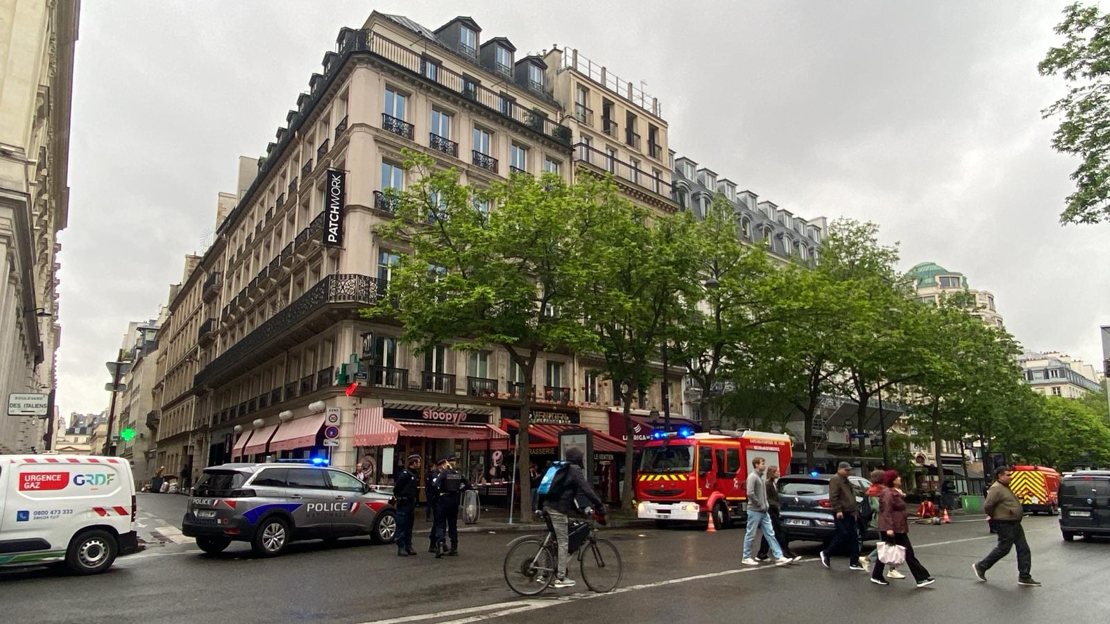 Un incendie dans une cage d'escalier a coûté la vie à trois personnes cette nuit, boulevard des Italiens à Paris. LP/Benjamin Derveaux