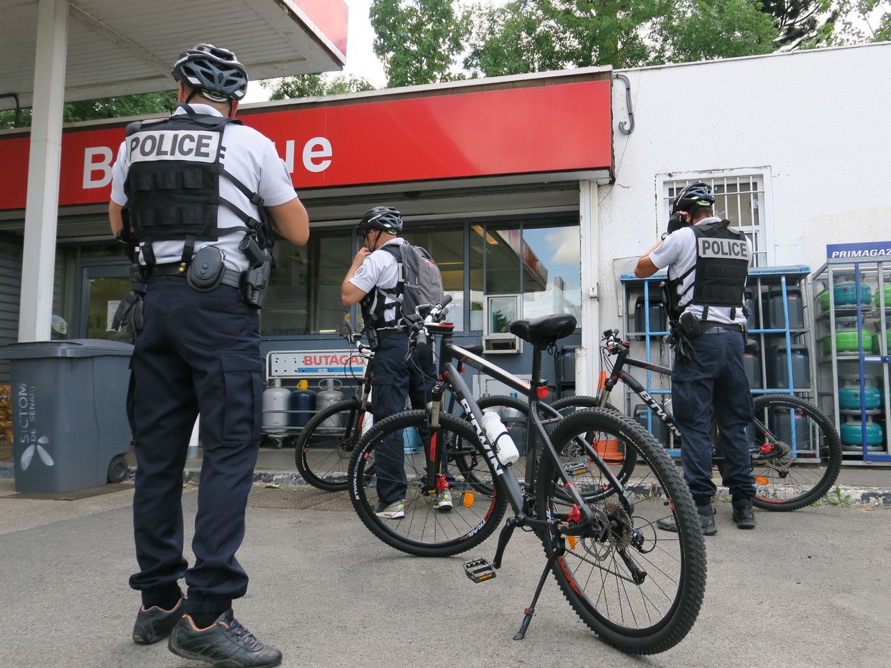 Savigny-le-Temple, jeudi 20 juillet. Une unité cycliste vient d’être créée au commissariat de Moissy-Cramayel-Sénart. Les policiers patrouillent à vélo dans des zones inaccessibles en voiture afin de lutter contre les cambriolages notamment.