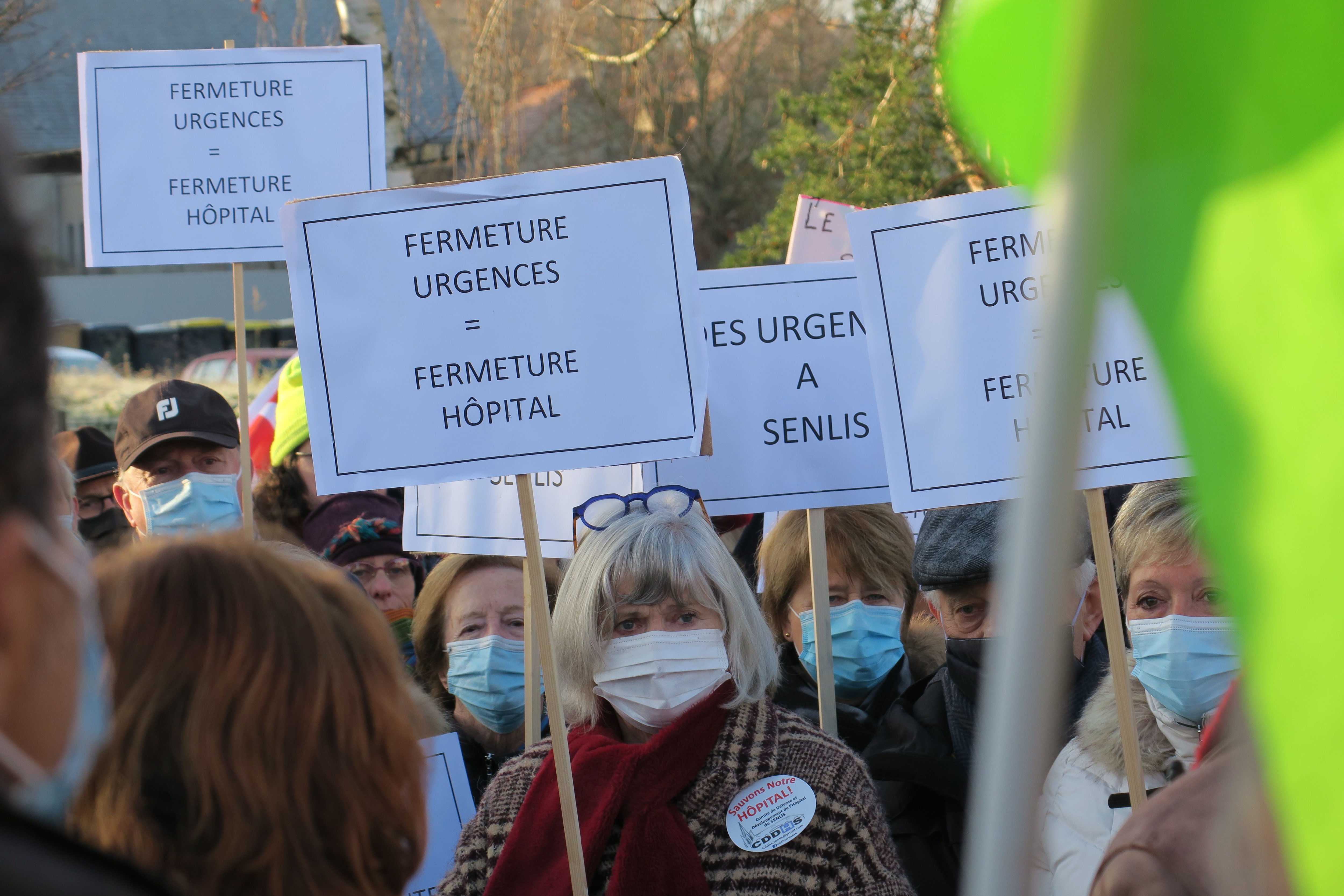 Senlis, samedi 11 décembre. Manifestation devant l'hôpital et dans les rues de Senlis pour protester contre la fermeture des urgences. LP/Simon Gouru